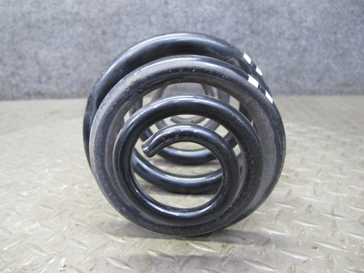 01-06 BMW E46 330ci Convertible Set of 2 Rear Left & Right Coil Spring OEM