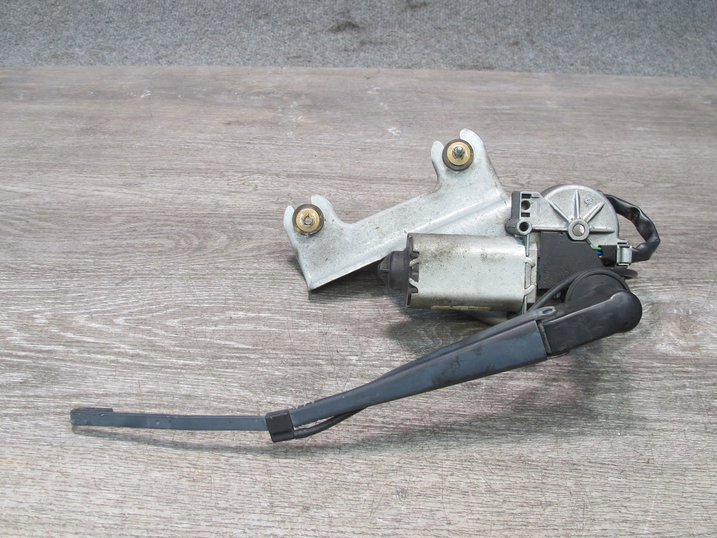 2003-2007 Hummer H2 Rear Tailgate Lift Gate Back Door Wiper Arm W/ Motor