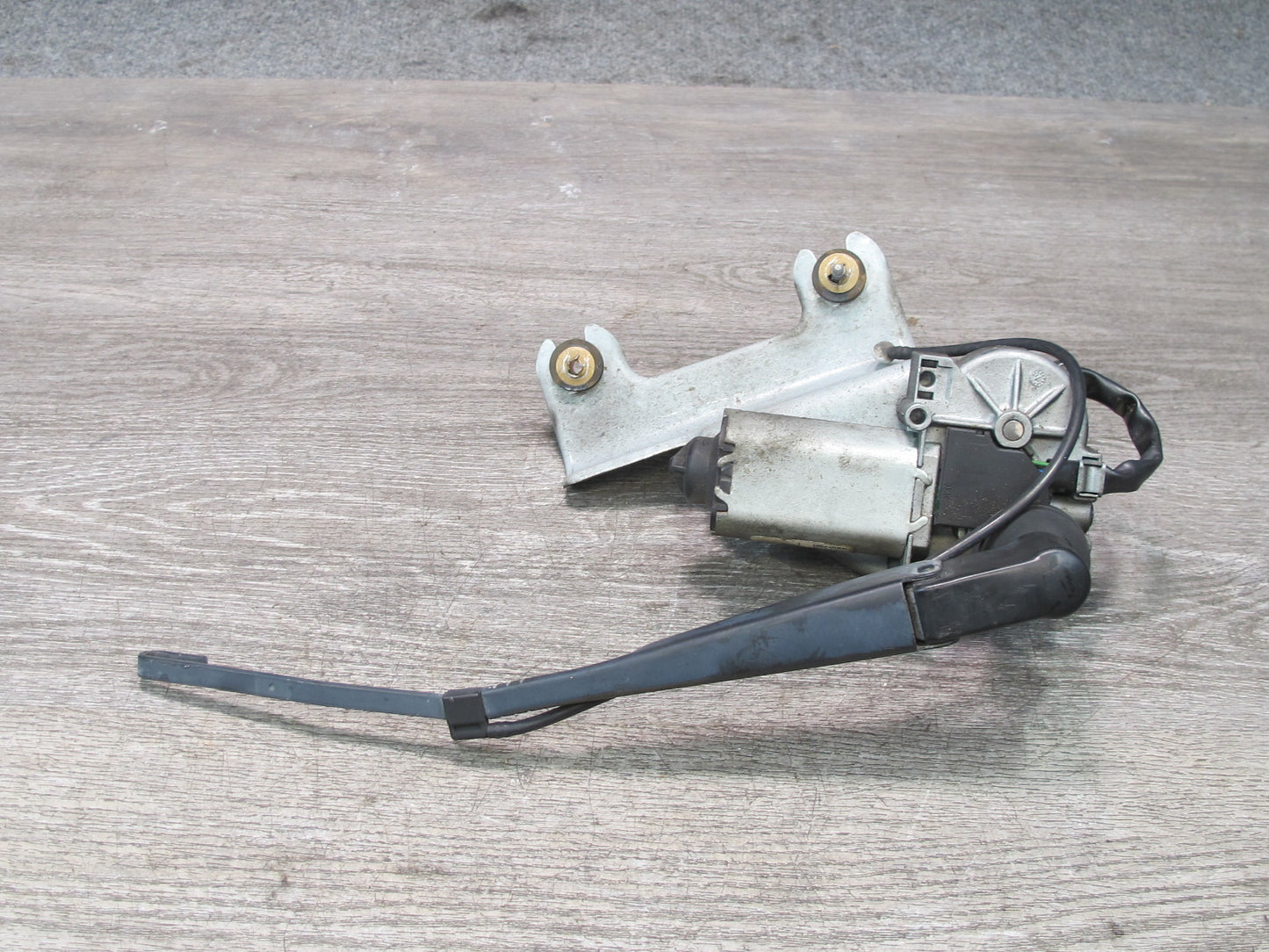 2003-2007 Hummer H2 Rear Tailgate Lift Gate Back Door Wiper Arm W/ Motor