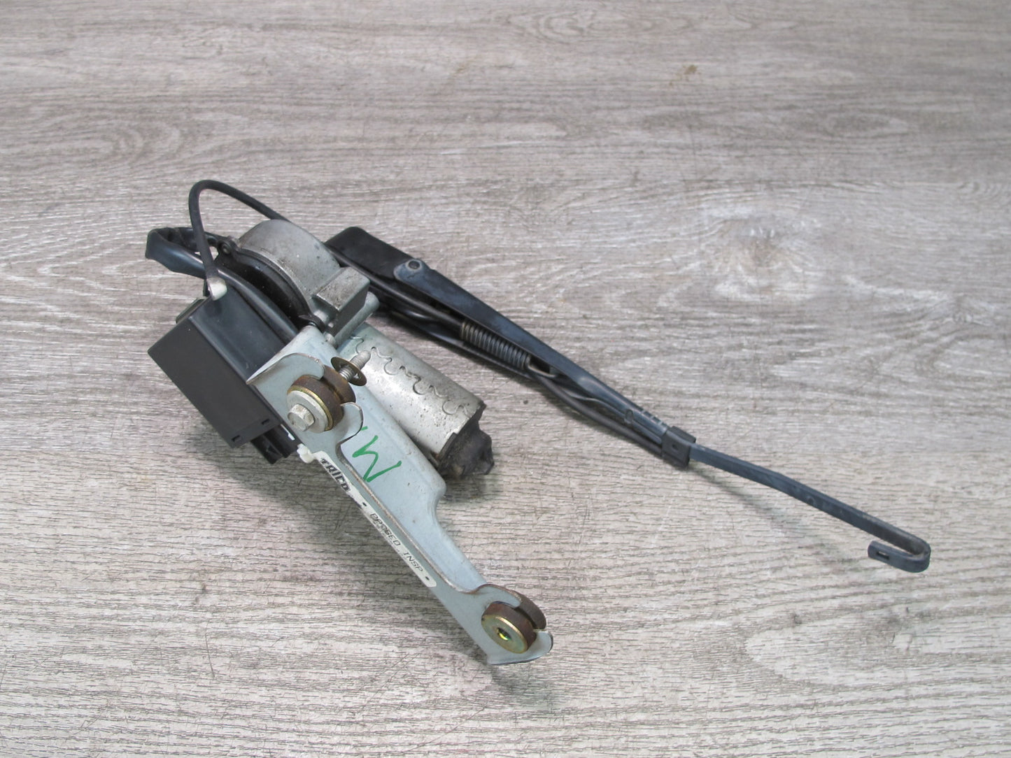 2003-2007 Hummer H2 Rear Tailgate Lift Gate Back Door Wiper Arm W/ Motor