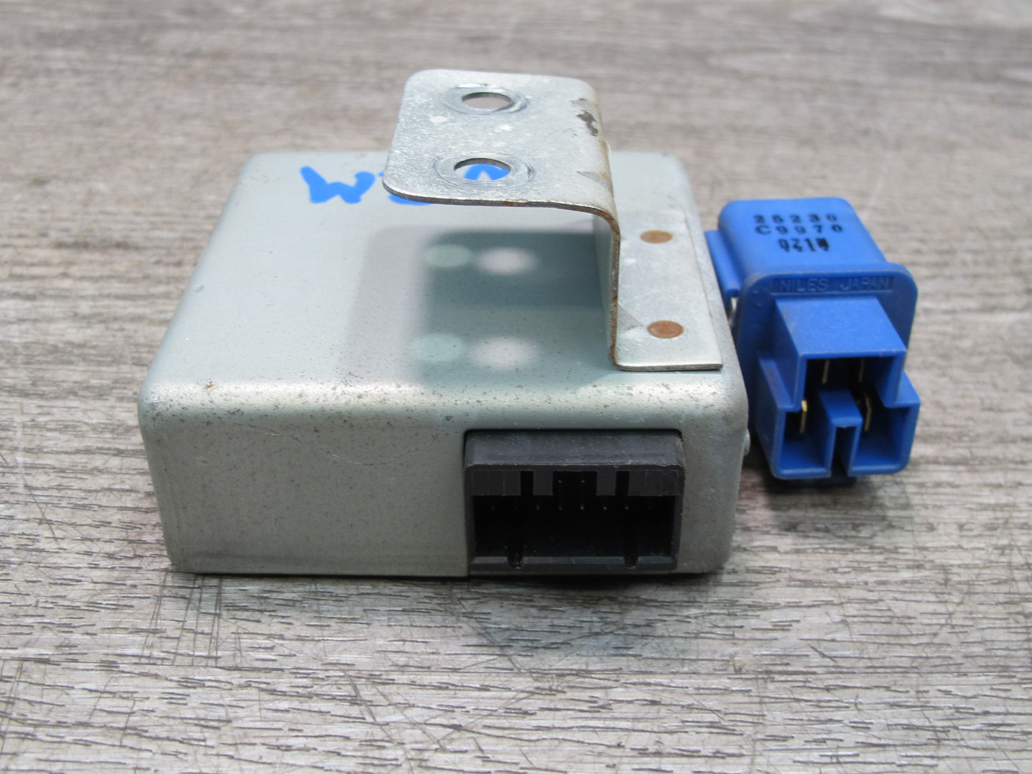 91-95 Nissan Z32 300ZX Theft Warning Control Module 28590-30P01 OEM