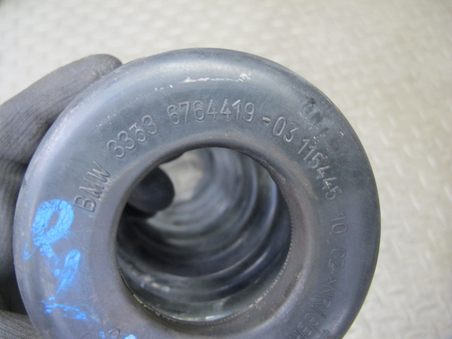 08-13 BMW E88 135i Convertible Set of 2 Rear Left Right M-sport Strut Spring OEM