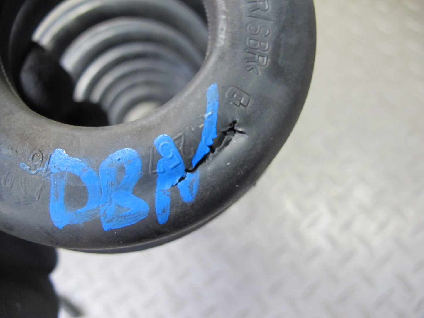 08-13 BMW E88 135i Convertible Set of 2 Rear Left Right M-sport Strut Spring OEM