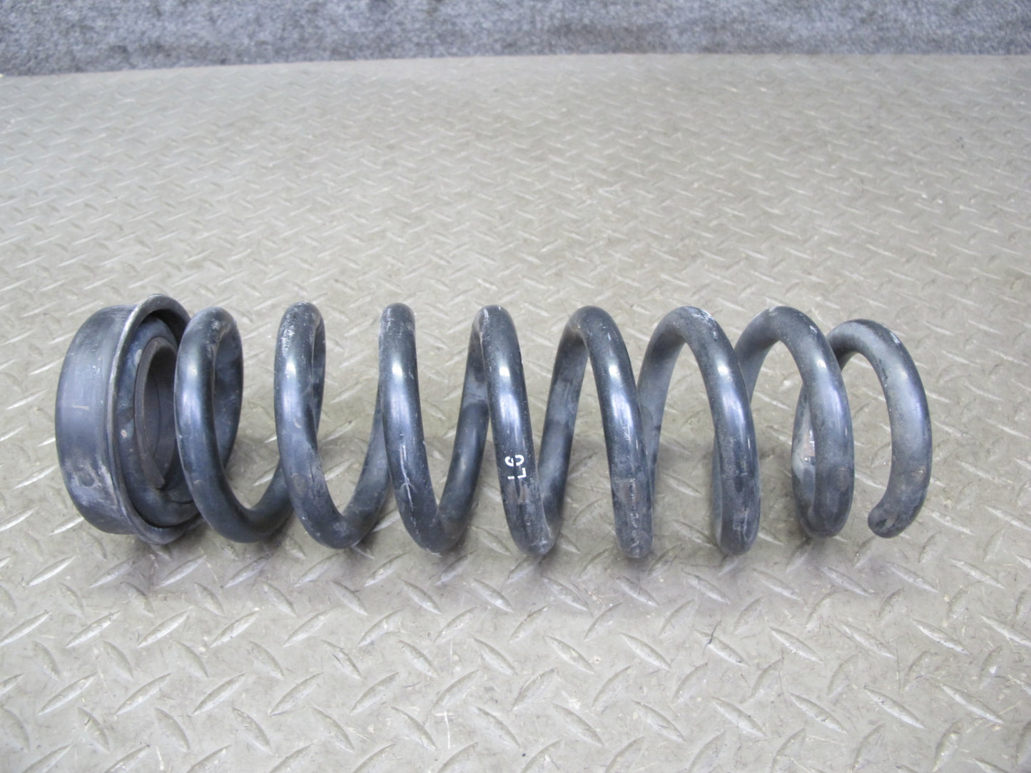 08-13 BMW E88 135i Convertible Set of 2 Rear Left Right M-sport Strut Spring OEM