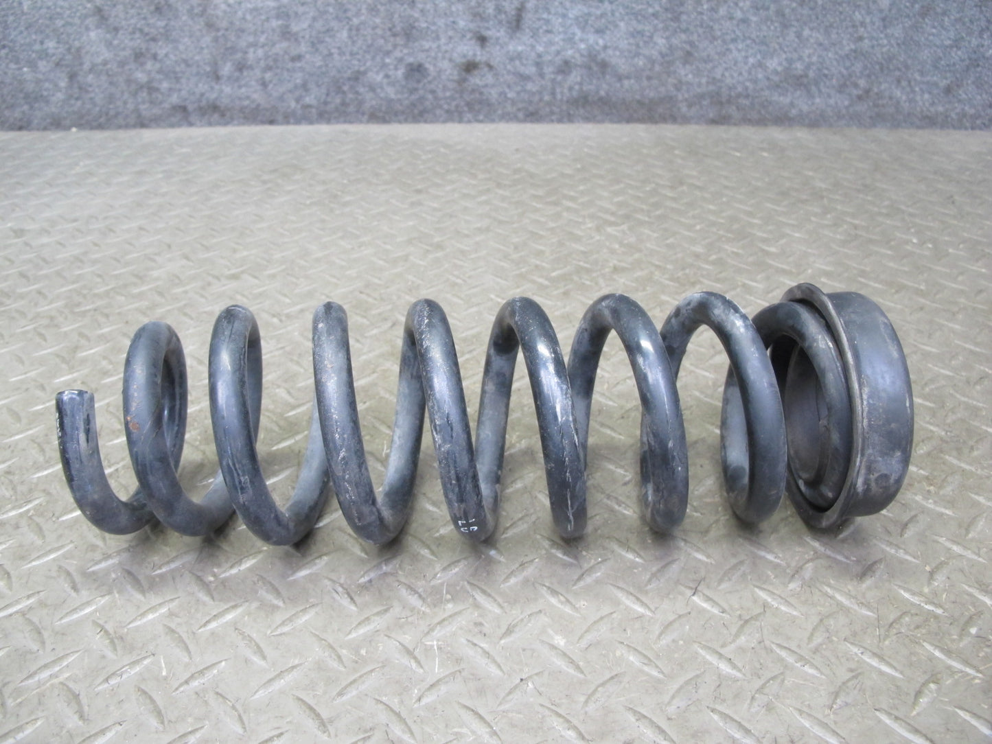 08-13 BMW E88 135i Convertible Set of 2 Rear Left Right M-sport Strut Spring OEM