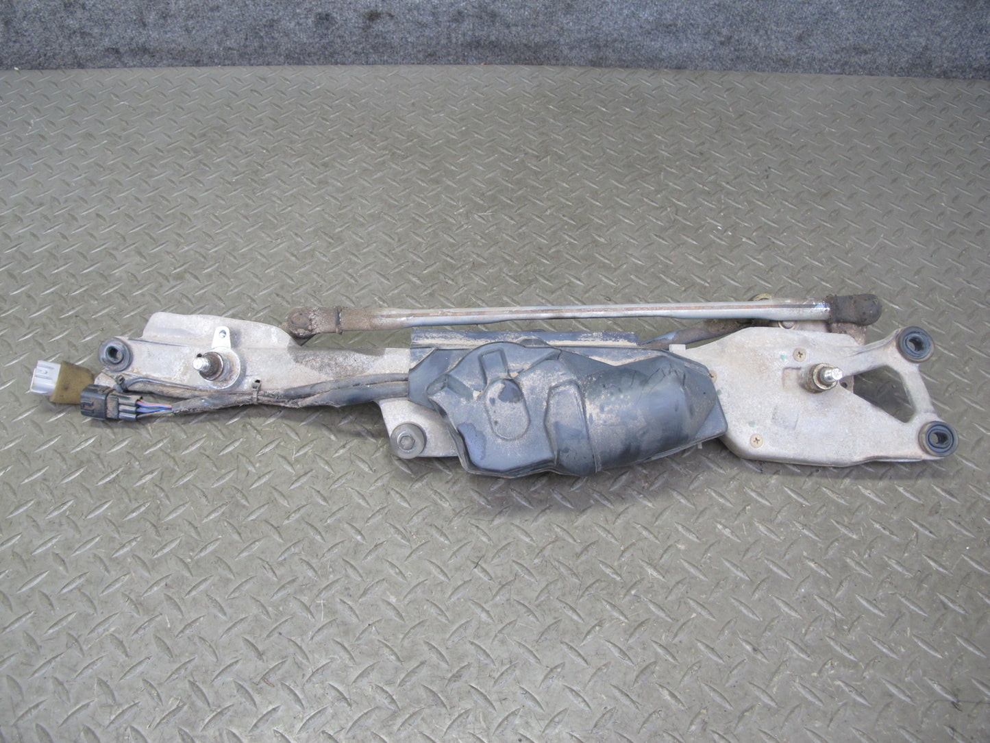 95-00 Toyota Celsior UCF20 RHD Windshield Wiper Transmission Linkage w Motor OEM