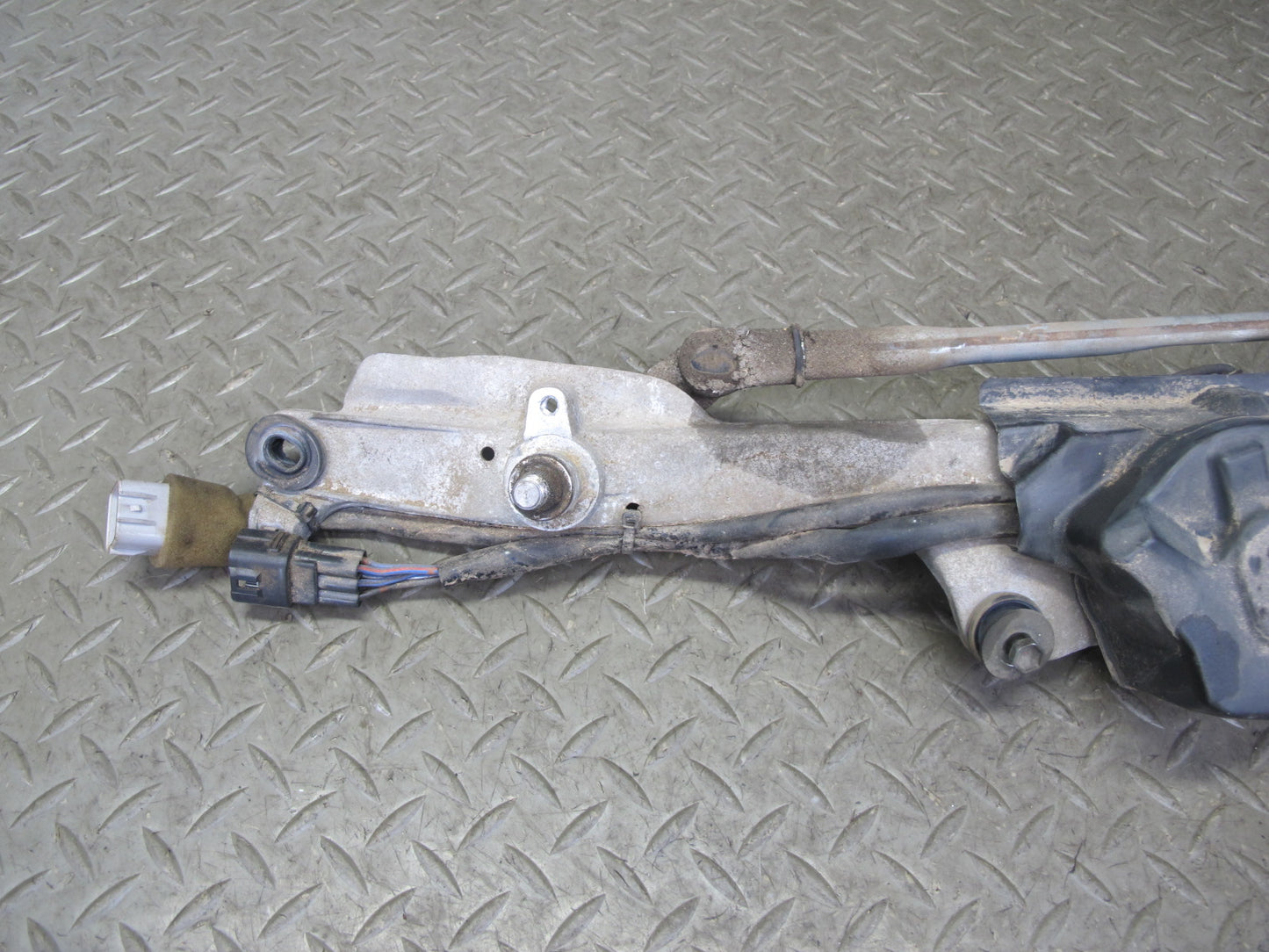 95-00 Toyota Celsior UCF20 RHD Windshield Wiper Transmission Linkage w Motor OEM