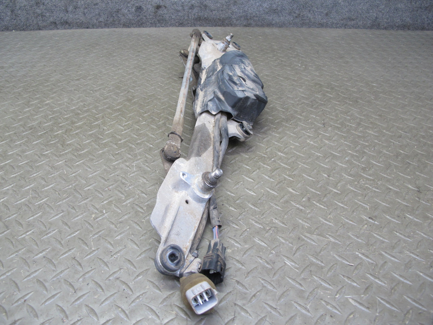 95-00 Toyota Celsior UCF20 RHD Windshield Wiper Transmission Linkage w Motor OEM