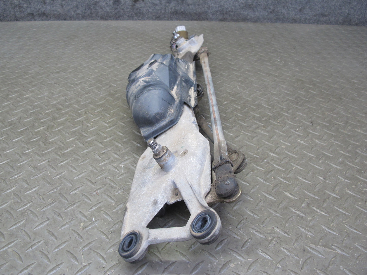 95-00 Toyota Celsior UCF20 RHD Windshield Wiper Transmission Linkage w Motor OEM