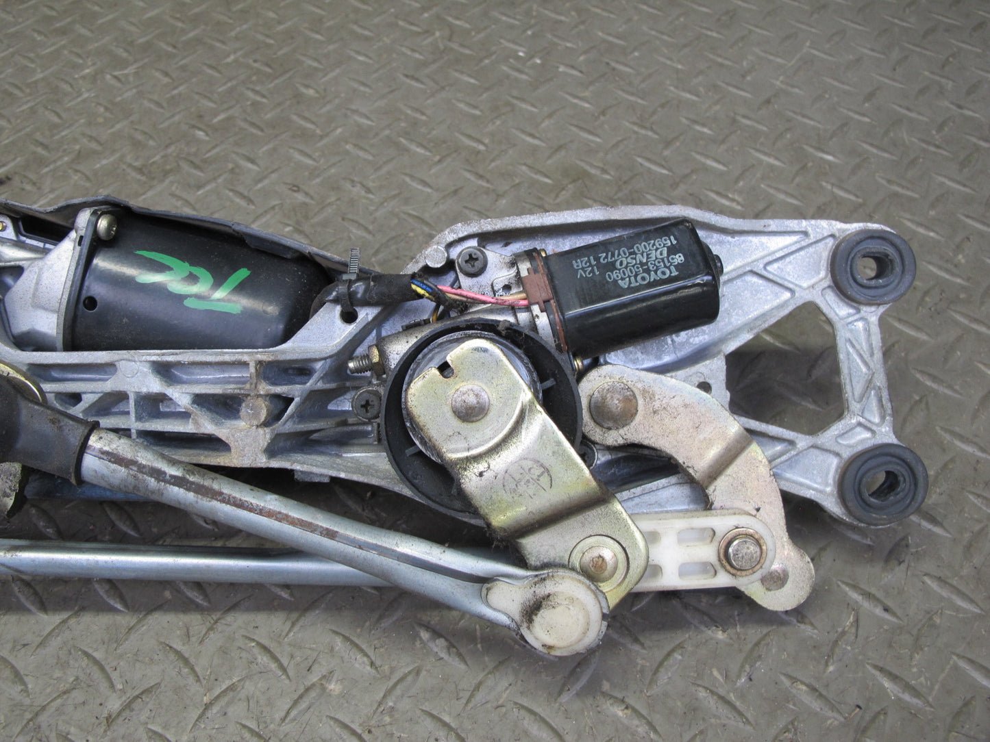 95-00 Toyota Celsior UCF20 RHD Windshield Wiper Transmission Linkage w Motor OEM
