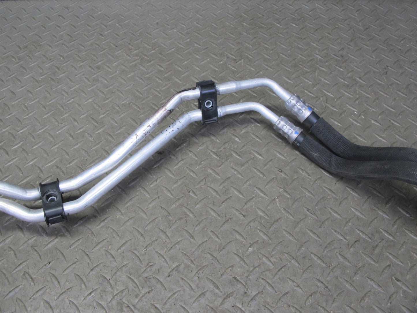 2012-2018 BMW F12 F13 M6 S63T Automatic Transmission Oil Cooler Line Pipe Hose
