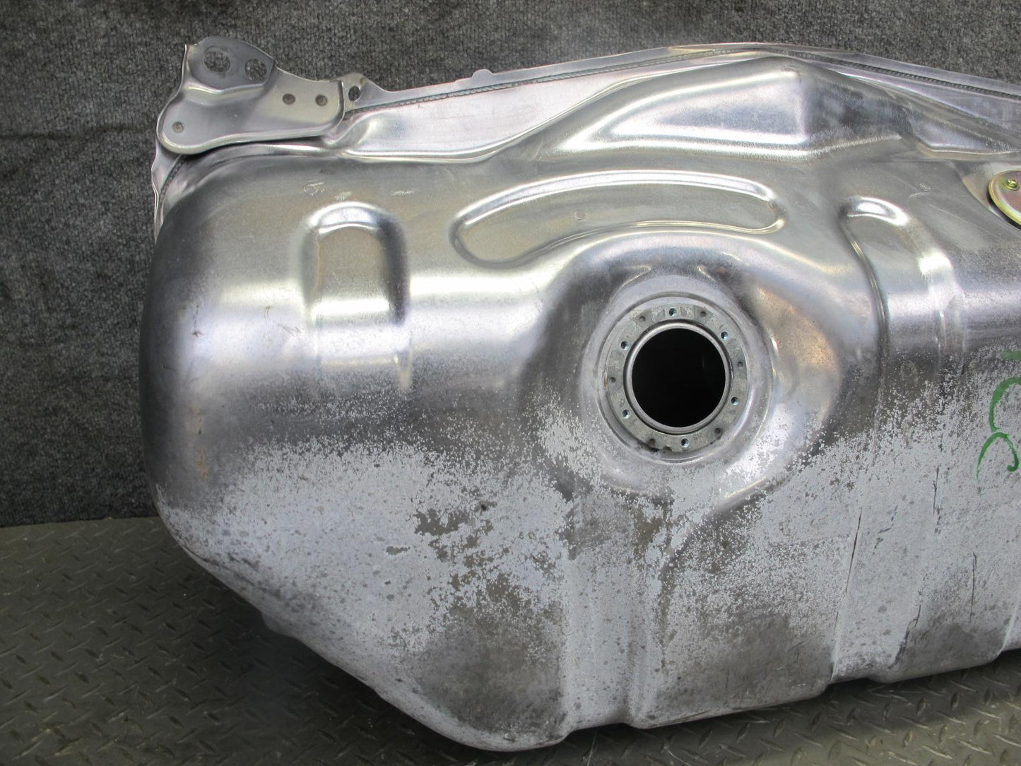 95-97 Toyota Celsior Lexus LS400 UCF20 Fuel Gas Tank Filler Neck Assembly OEM