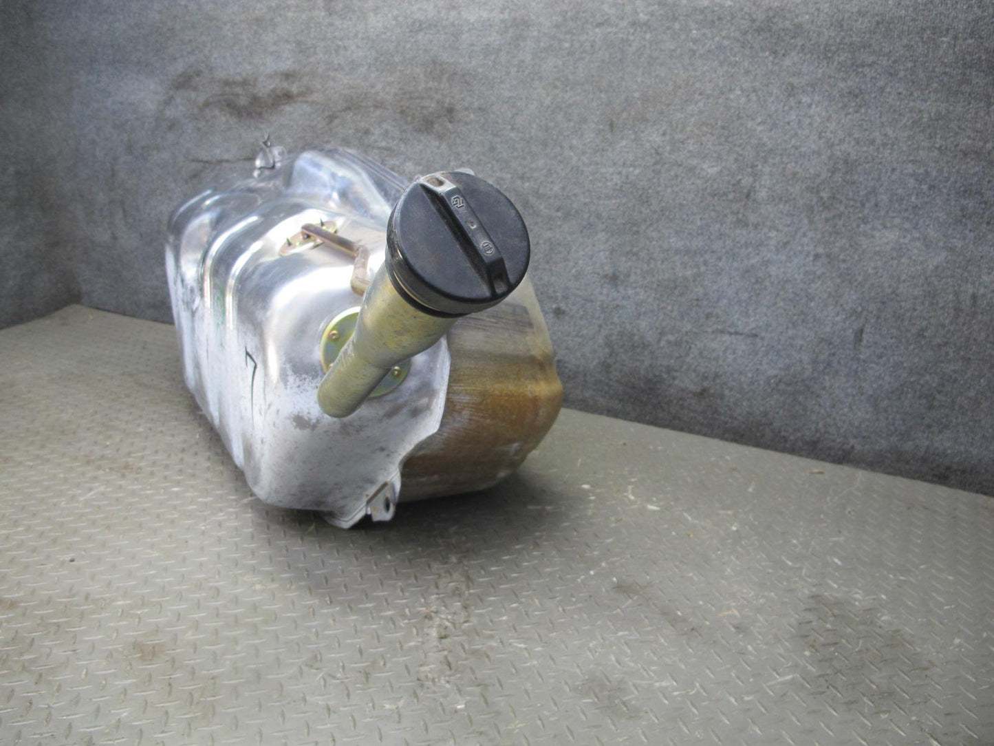 95-97 Toyota Celsior Lexus LS400 UCF20 Fuel Gas Tank Filler Neck Assembly OEM