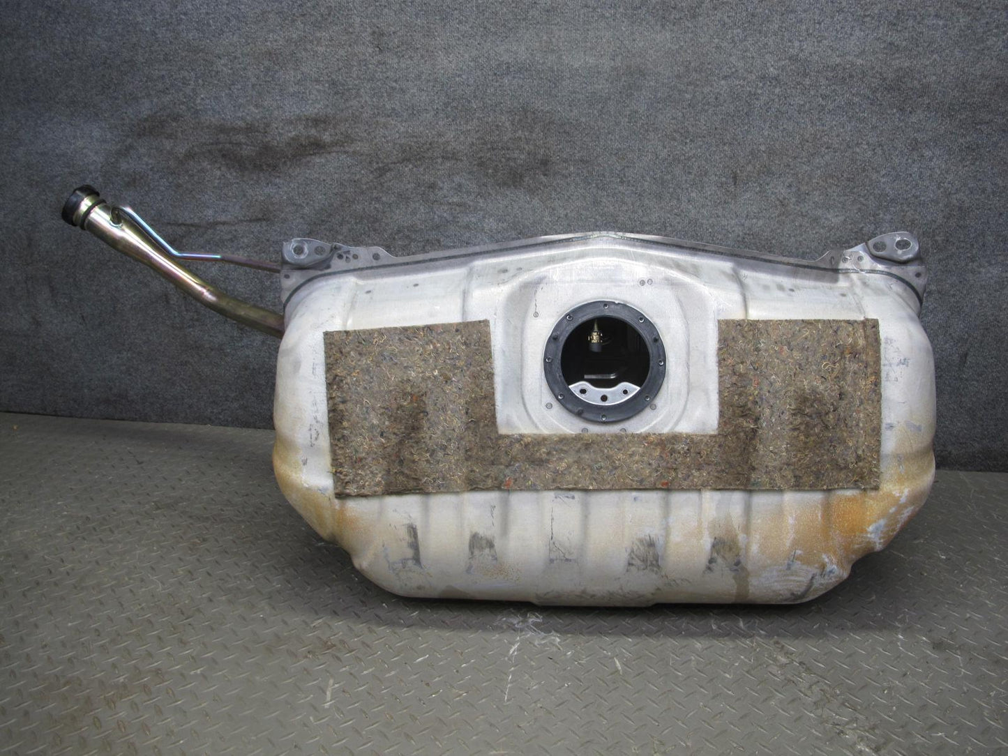 95-97 Toyota Celsior Lexus LS400 UCF20 Fuel Gas Tank Filler Neck Assembly OEM