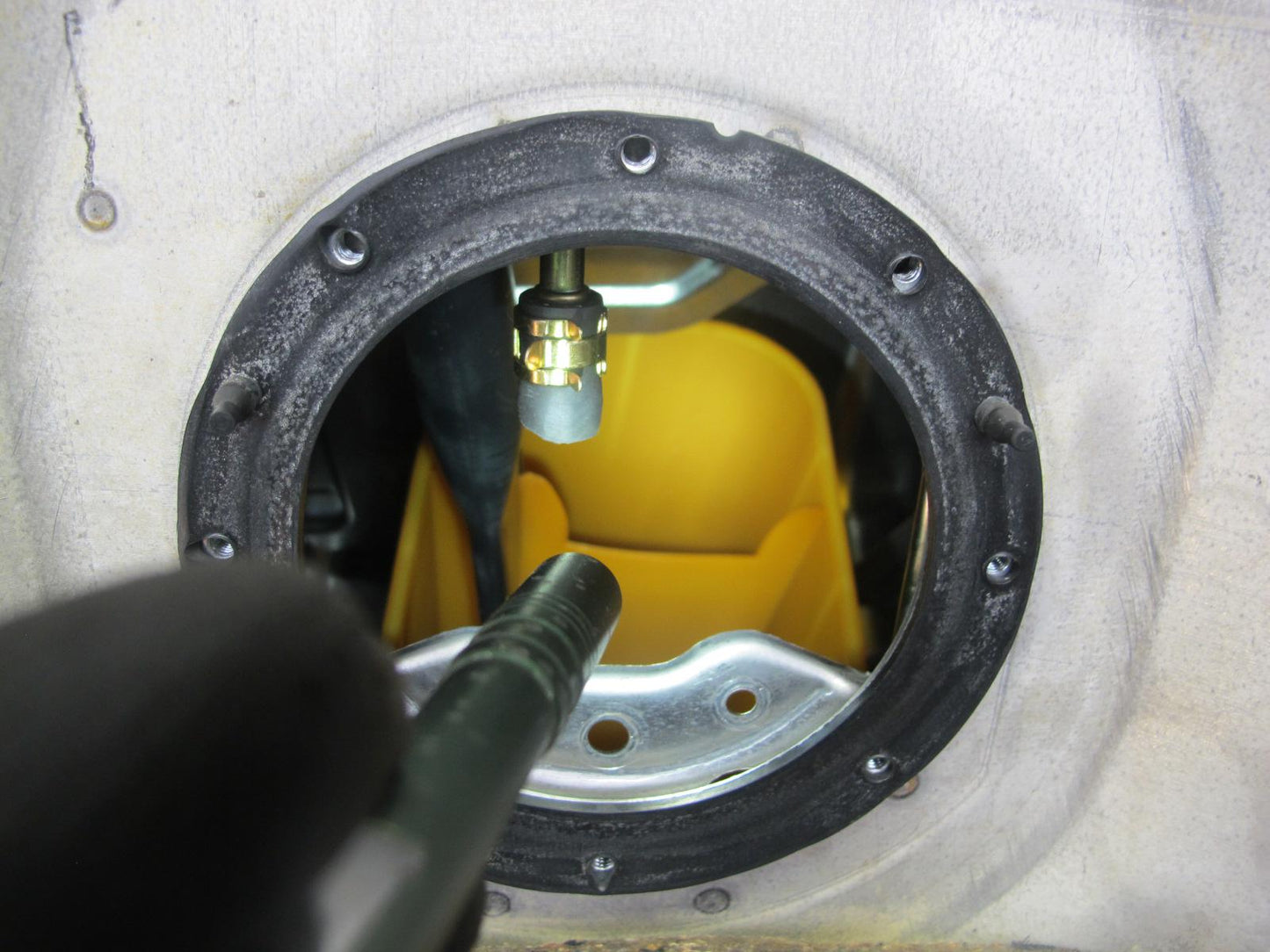 95-97 Toyota Celsior Lexus LS400 UCF20 Fuel Gas Tank Filler Neck Assembly OEM