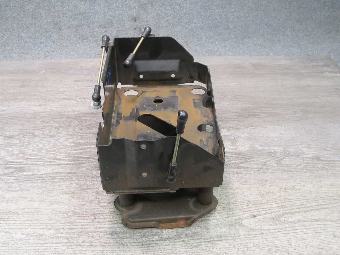 01-06 BMW E46 330ci Convertible Battery Tray Vibration Absorber Bracket Assy OEM