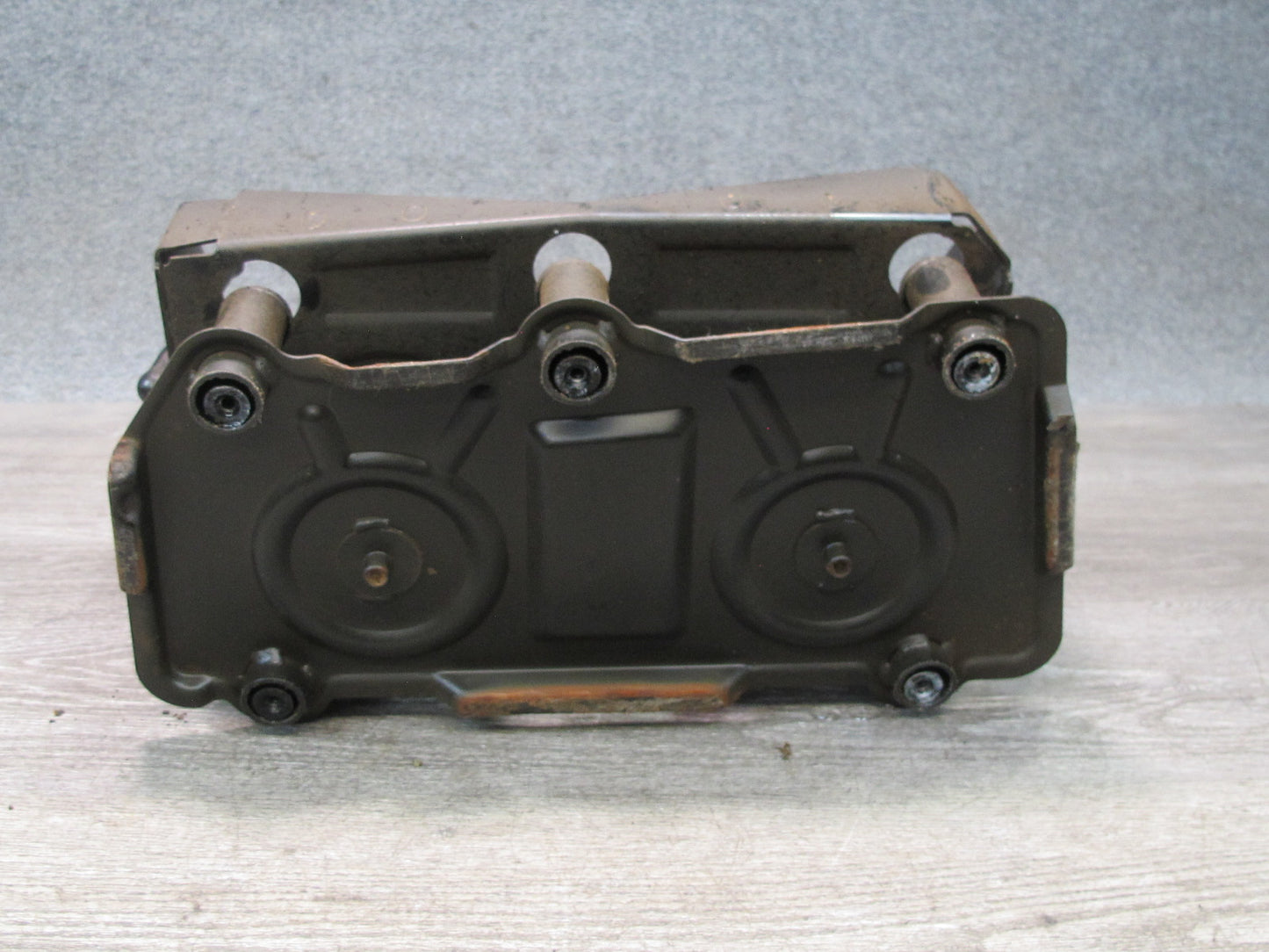 01-06 BMW E46 330ci Convertible Battery Tray Vibration Absorber Bracket Assy OEM