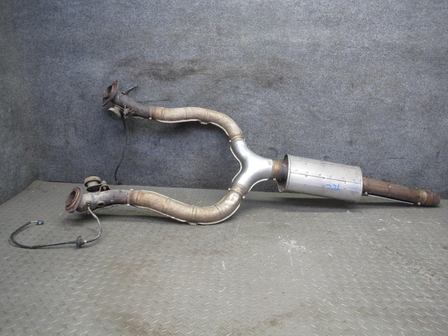 95-97 Toyota Celsior UCF20 Exhaust Intermediate Y Pipe w Lambda Sensor OEM
