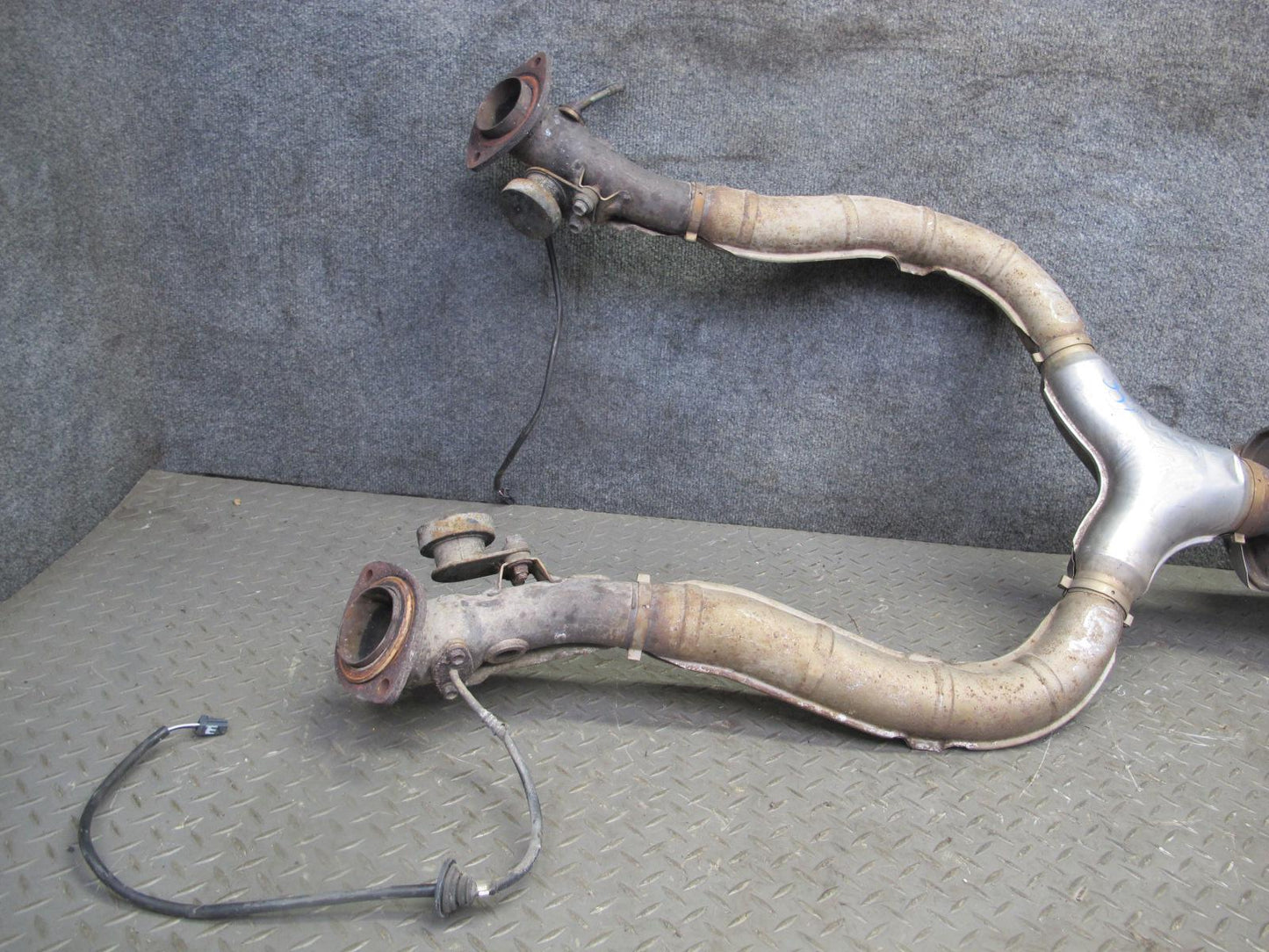 95-97 Toyota Celsior UCF20 Exhaust Intermediate Y Pipe w Lambda Sensor OEM