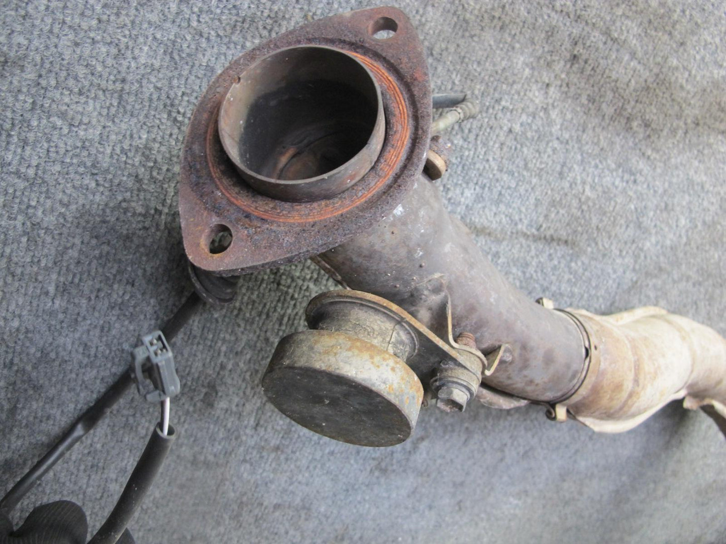 95-97 Toyota Celsior UCF20 Exhaust Intermediate Y Pipe w Lambda Sensor OEM