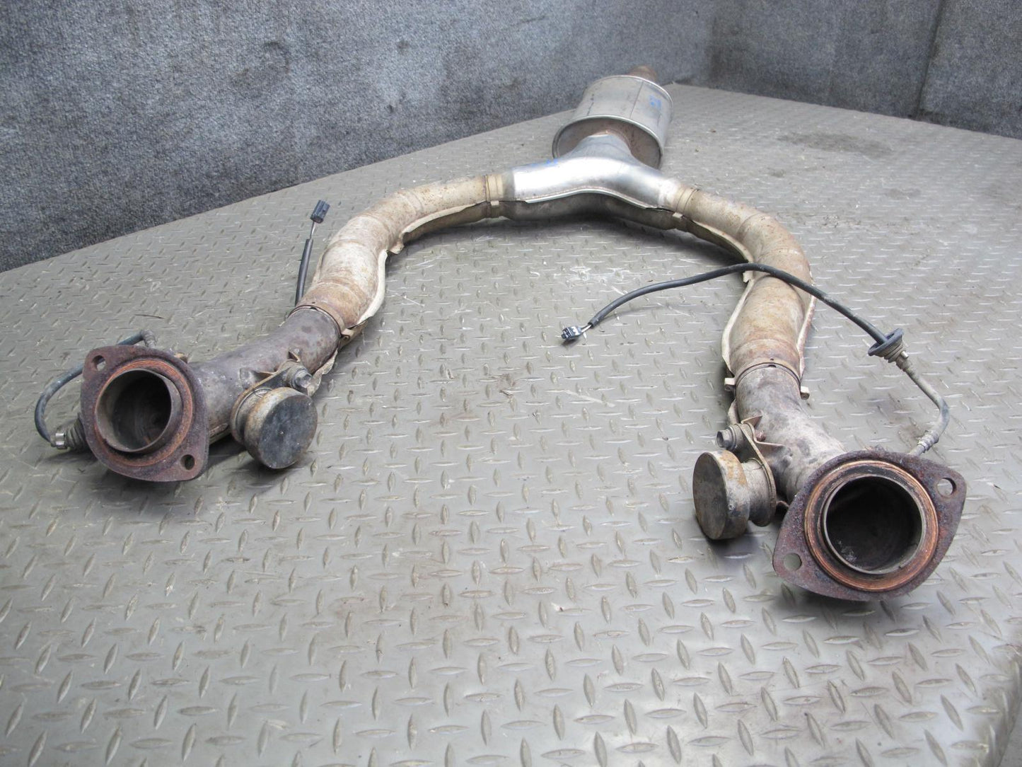 95-97 Toyota Celsior UCF20 Exhaust Intermediate Y Pipe w Lambda Sensor OEM