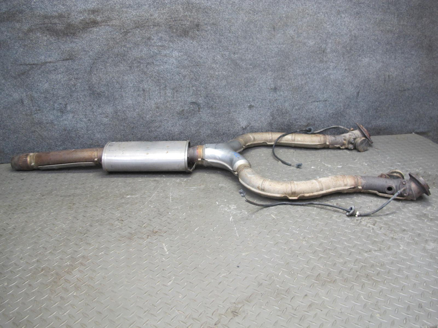 95-97 Toyota Celsior UCF20 Exhaust Intermediate Y Pipe w Lambda Sensor OEM