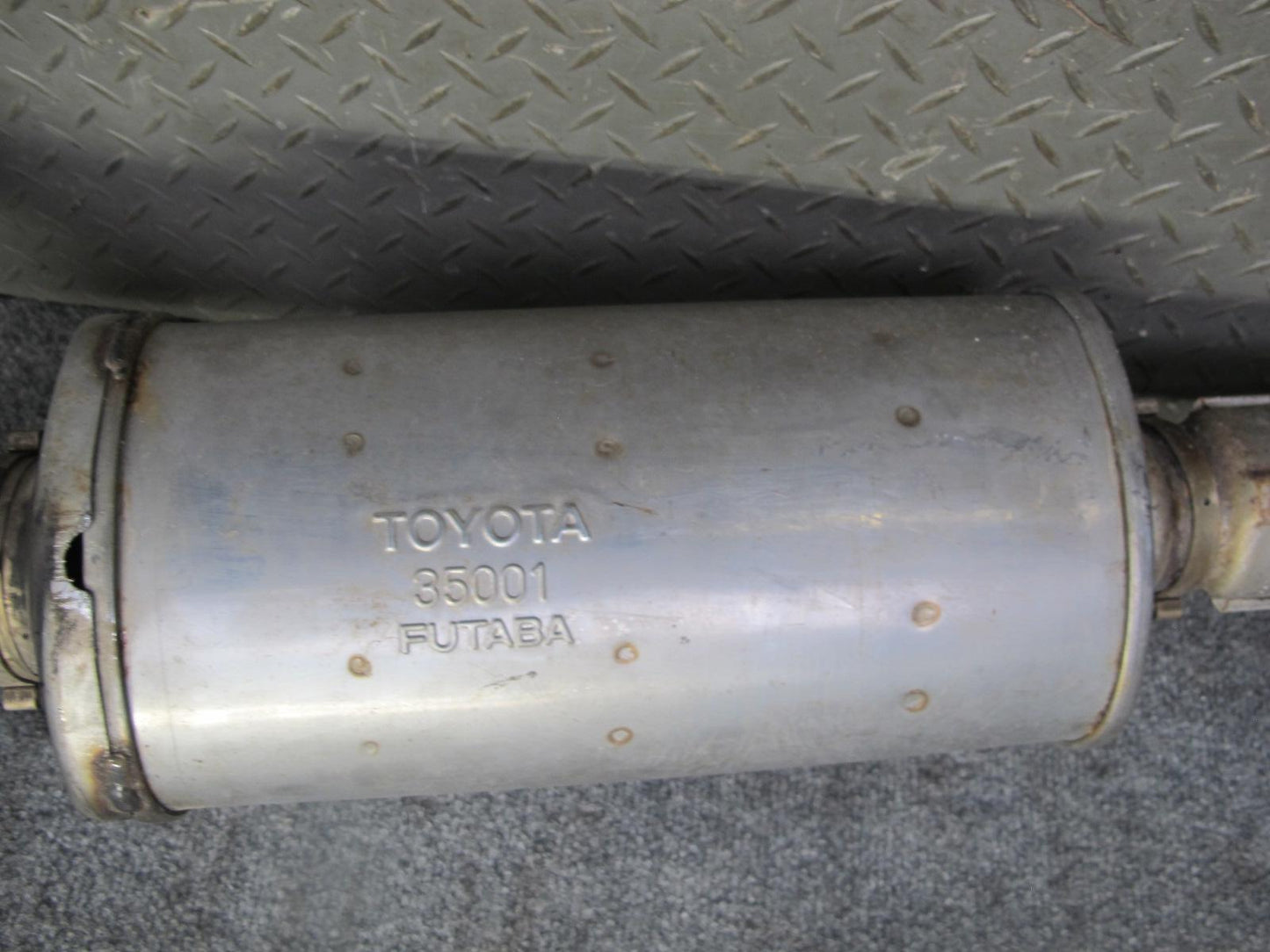 95-97 Toyota Celsior UCF20 Exhaust Intermediate Y Pipe w Lambda Sensor OEM