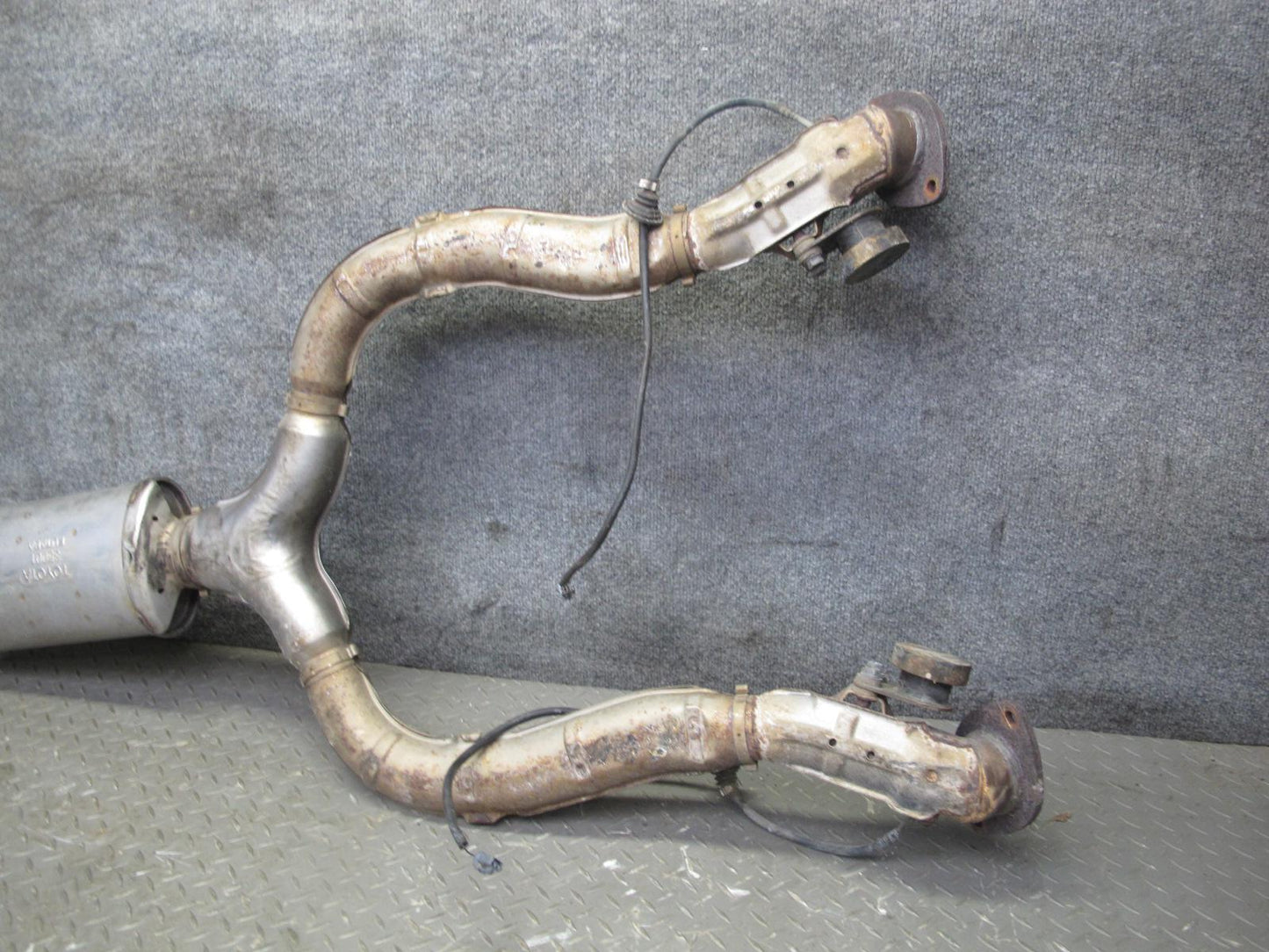 95-97 Toyota Celsior UCF20 Exhaust Intermediate Y Pipe w Lambda Sensor OEM