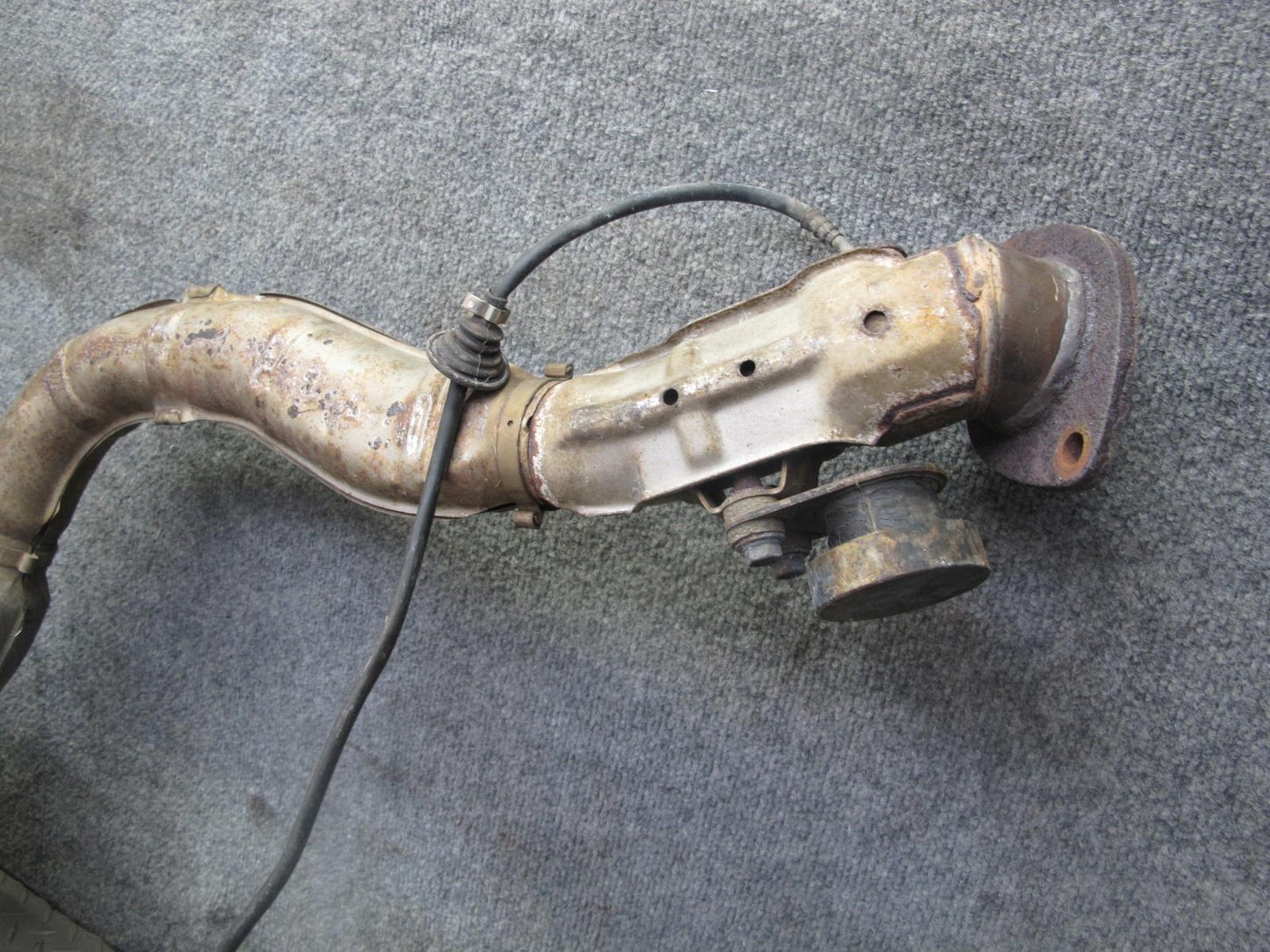 95-97 Toyota Celsior UCF20 Exhaust Intermediate Y Pipe w Lambda Sensor OEM