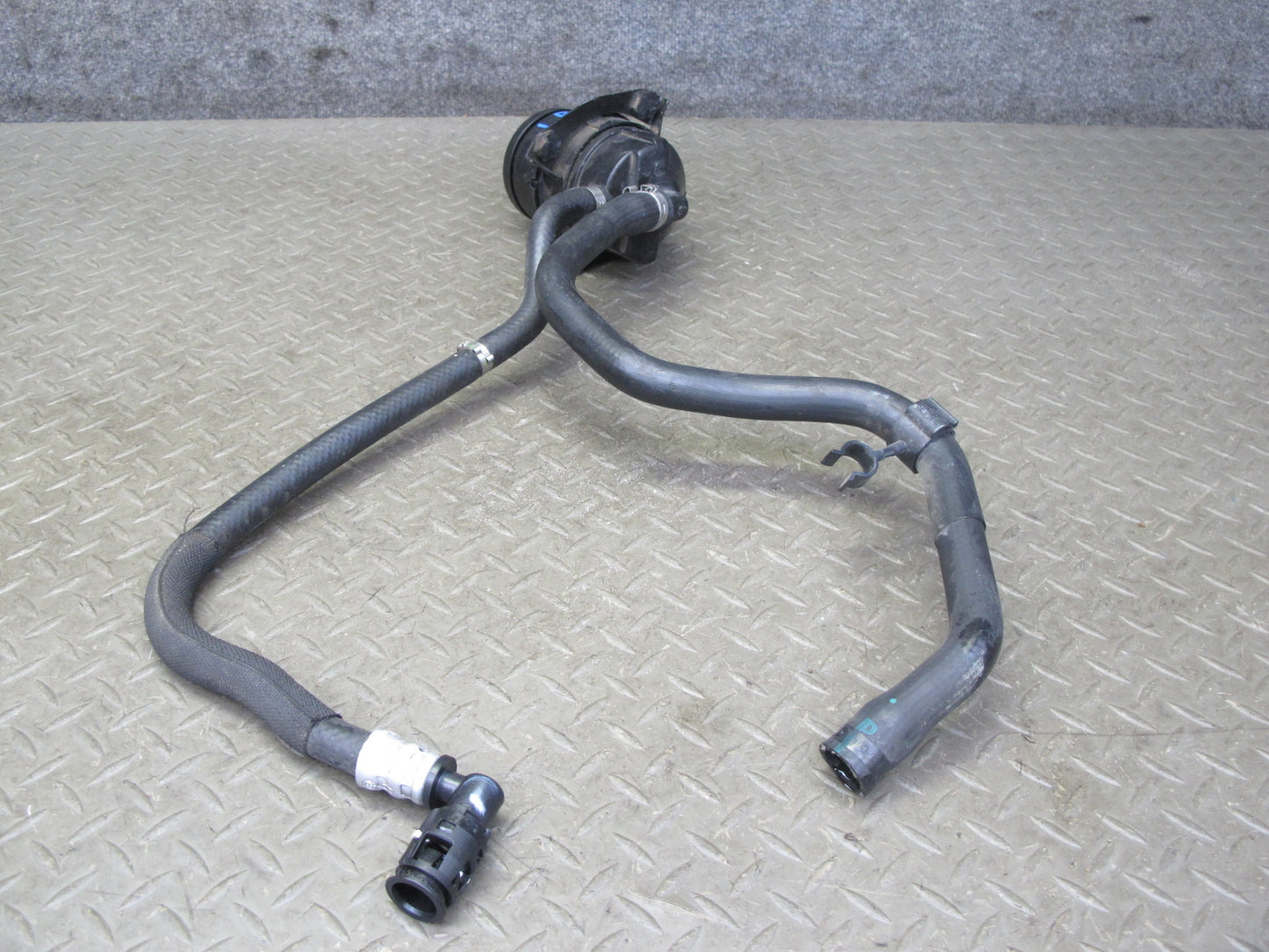 2012-2018 BMW F12 F13 M6 S63T Power Steering Fluid Oil Reservoir Tank W/ Line