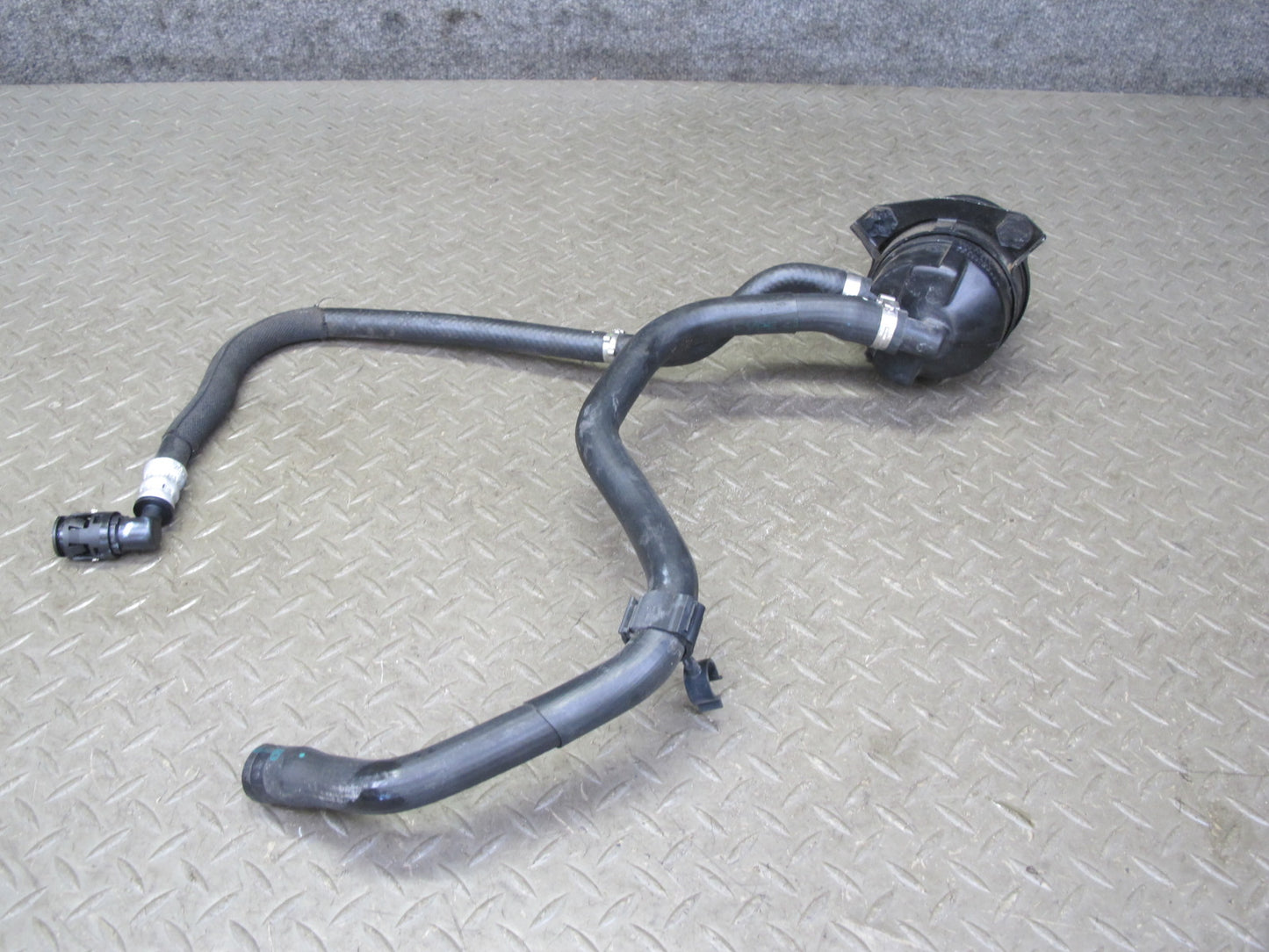 2012-2018 BMW F12 F13 M6 S63T Power Steering Fluid Oil Reservoir Tank W/ Line