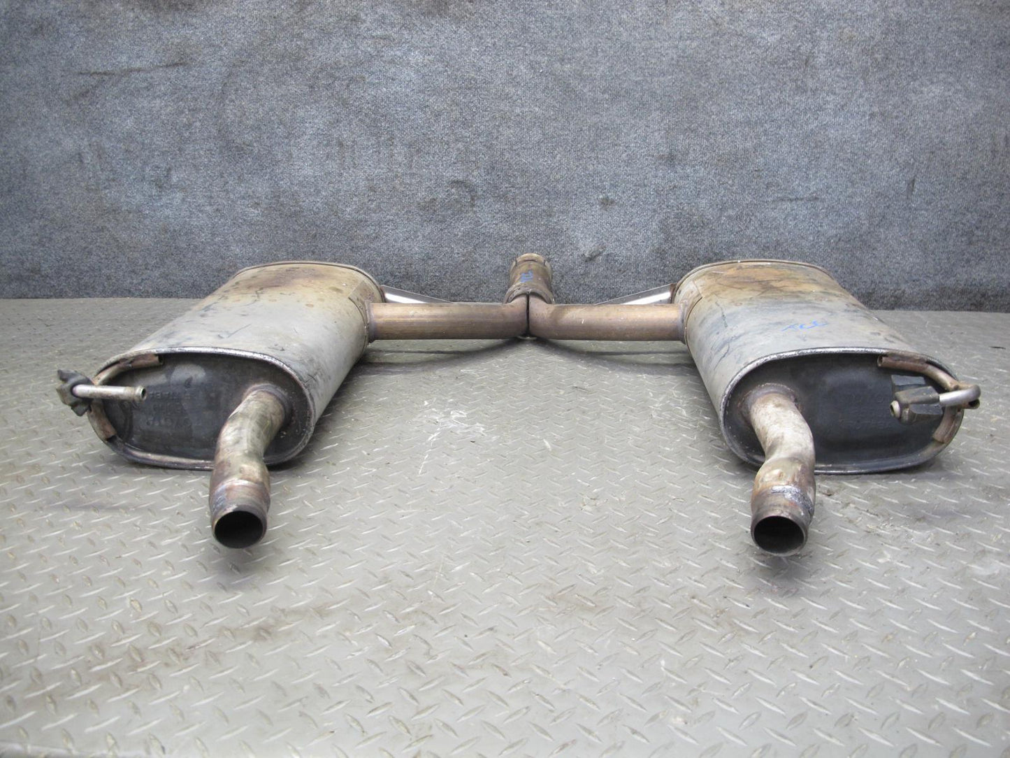95-97 Toyota Celsior Lexus LS400 UCF20 Center Exhaust Muffler Dual Pipe OEM