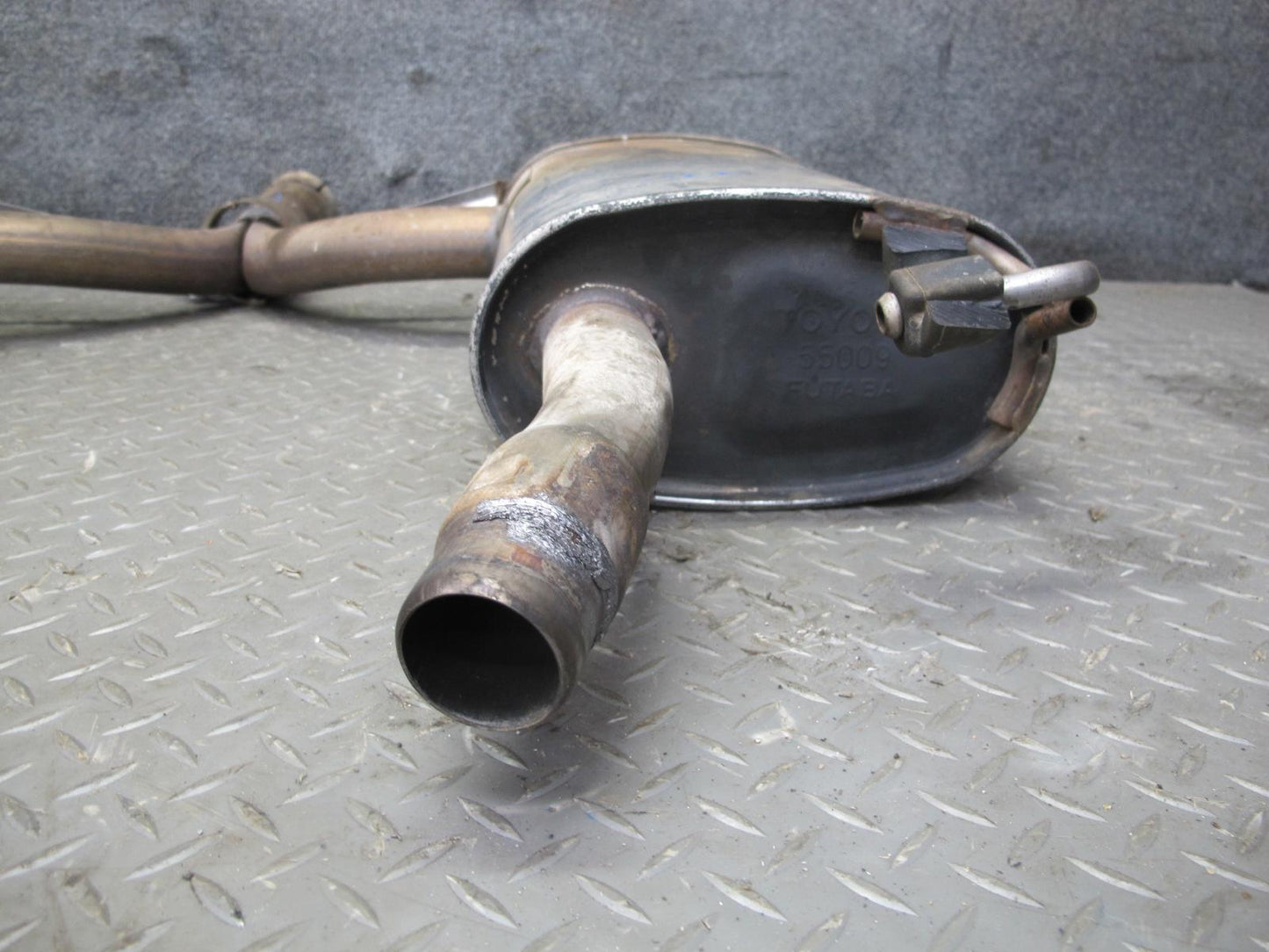 95-97 Toyota Celsior Lexus LS400 UCF20 Center Exhaust Muffler Dual Pipe OEM