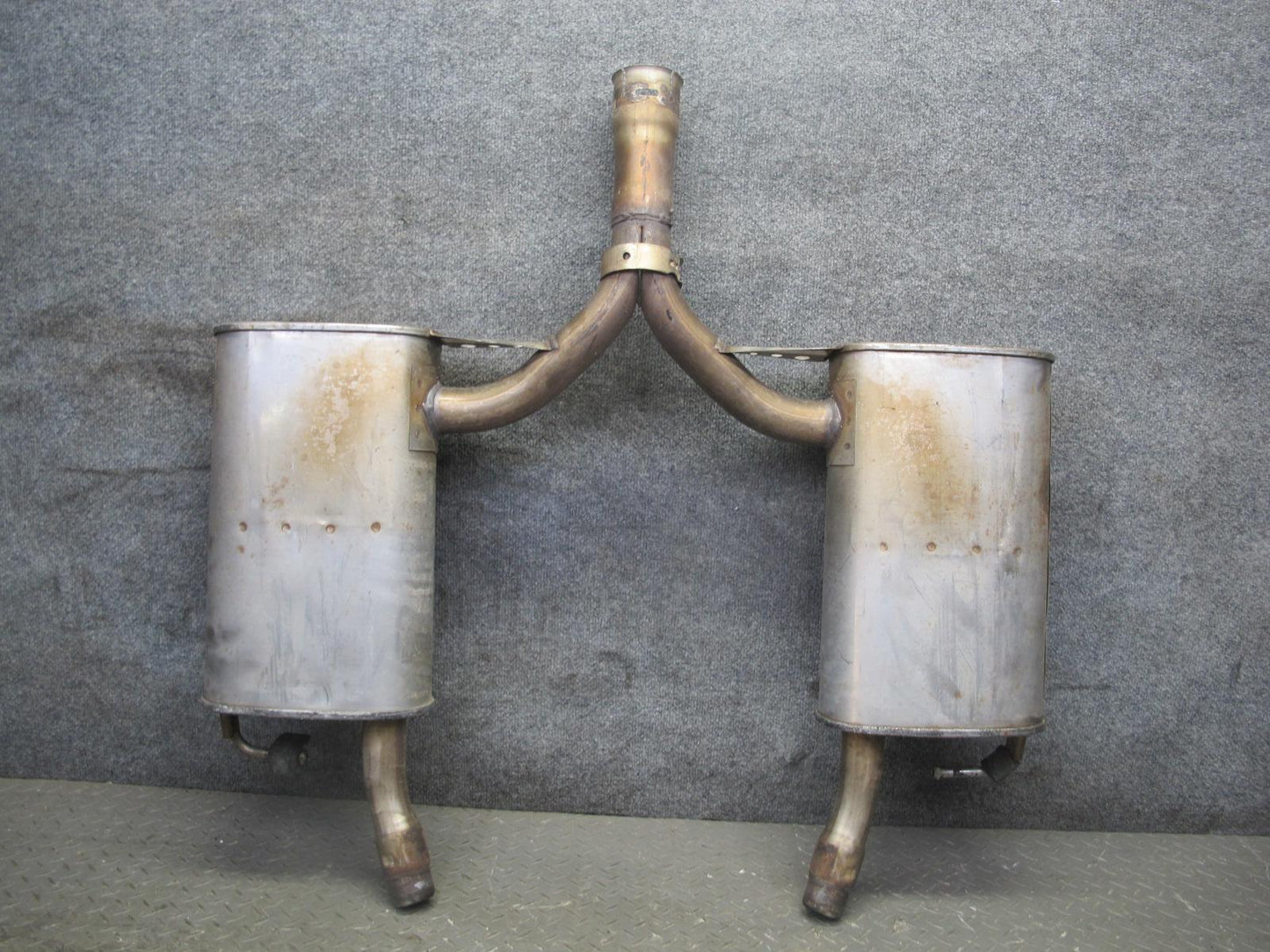 95-97 Toyota Celsior Lexus LS400 UCF20 Center Exhaust Muffler Dual Pipe OEM