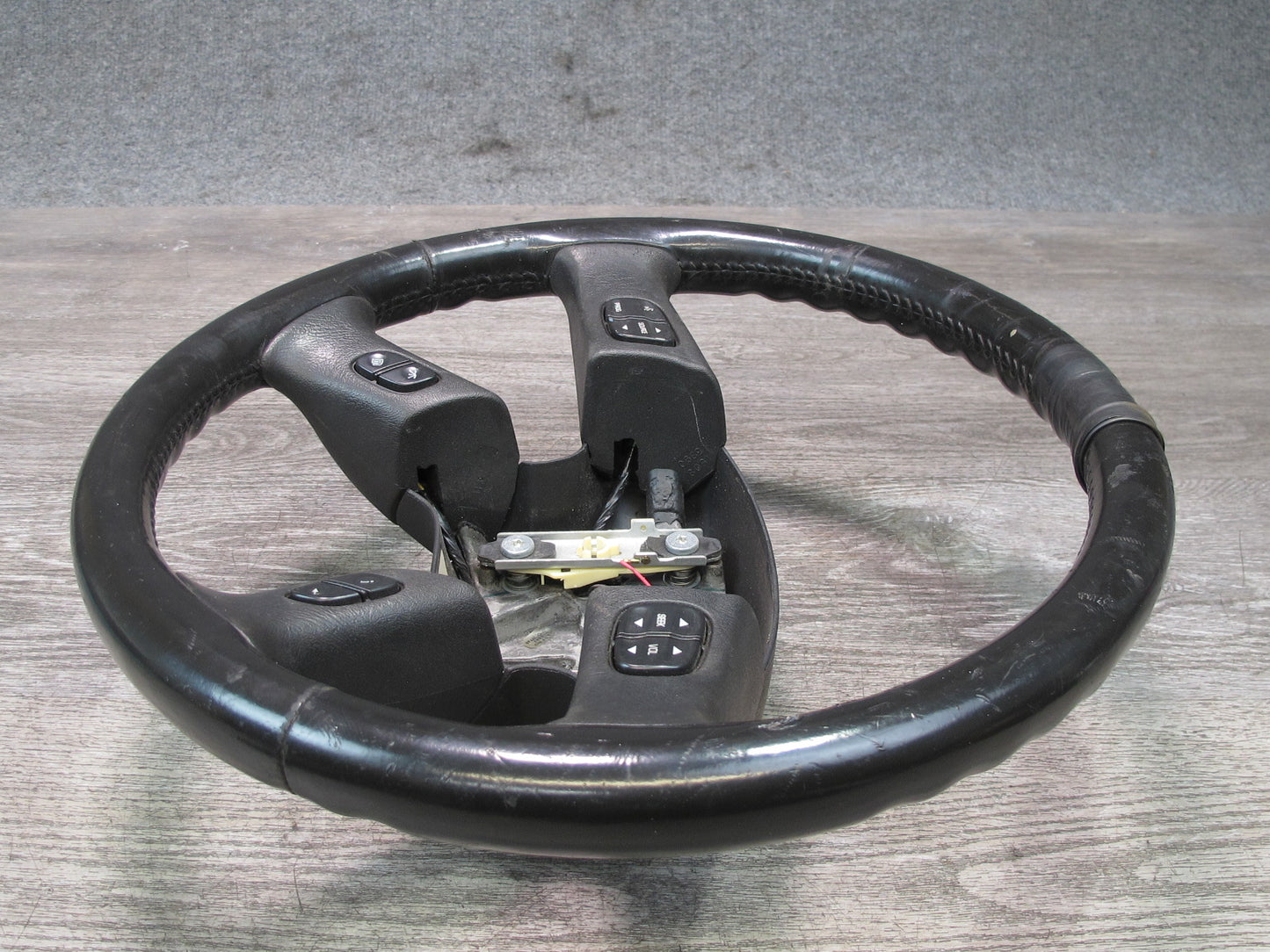 2003-2007 Hummer H2 Leather Black Steering W/ Controls