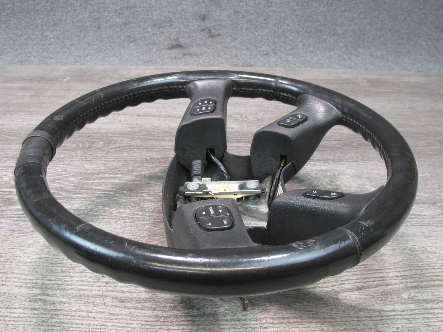 2003-2007 Hummer H2 Leather Black Steering W/ Controls