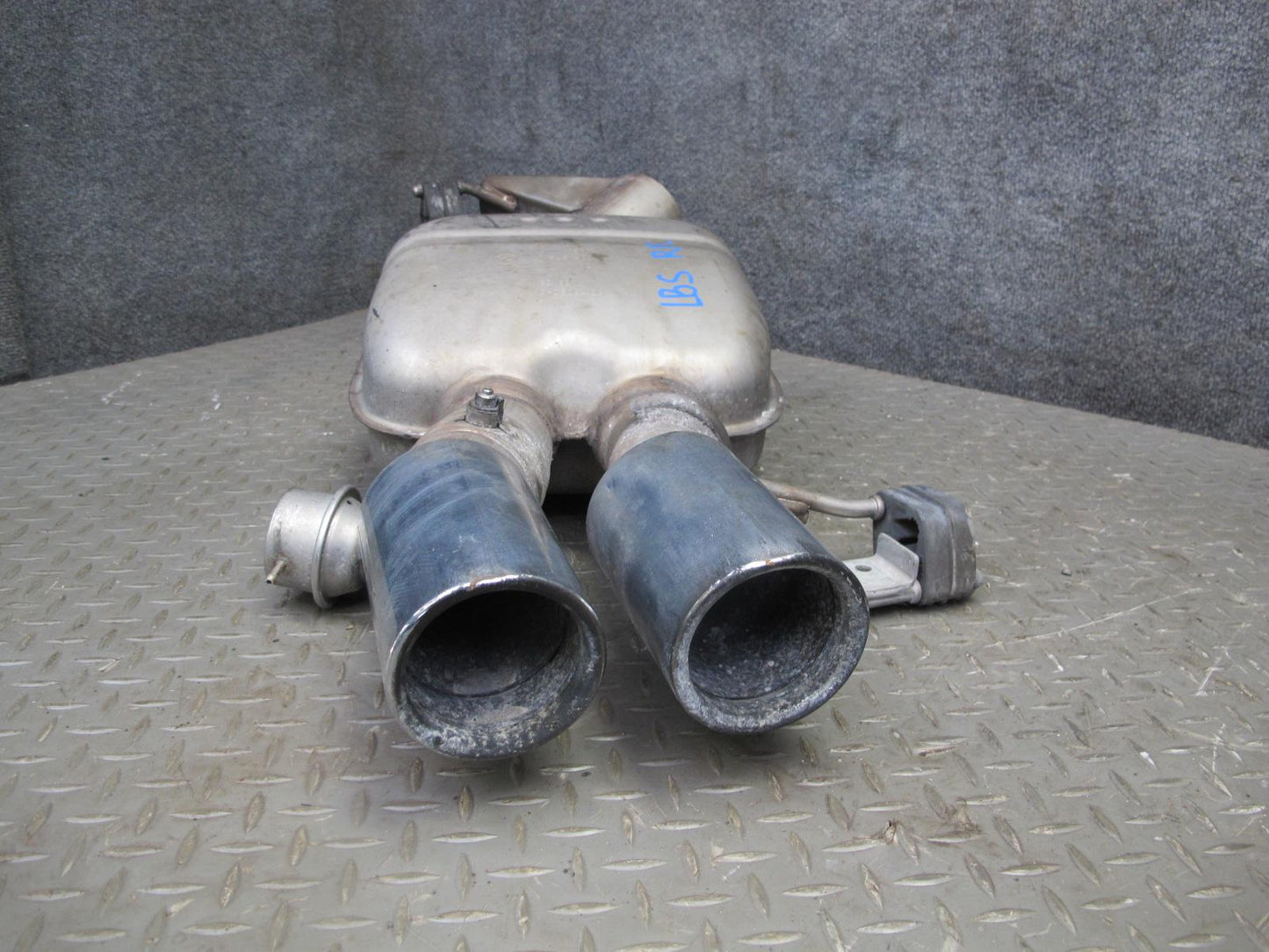 2012-2018 BMW F12 F13 M6 S63T Rear Left & Right Exhaust Muffler W/ Tips Set