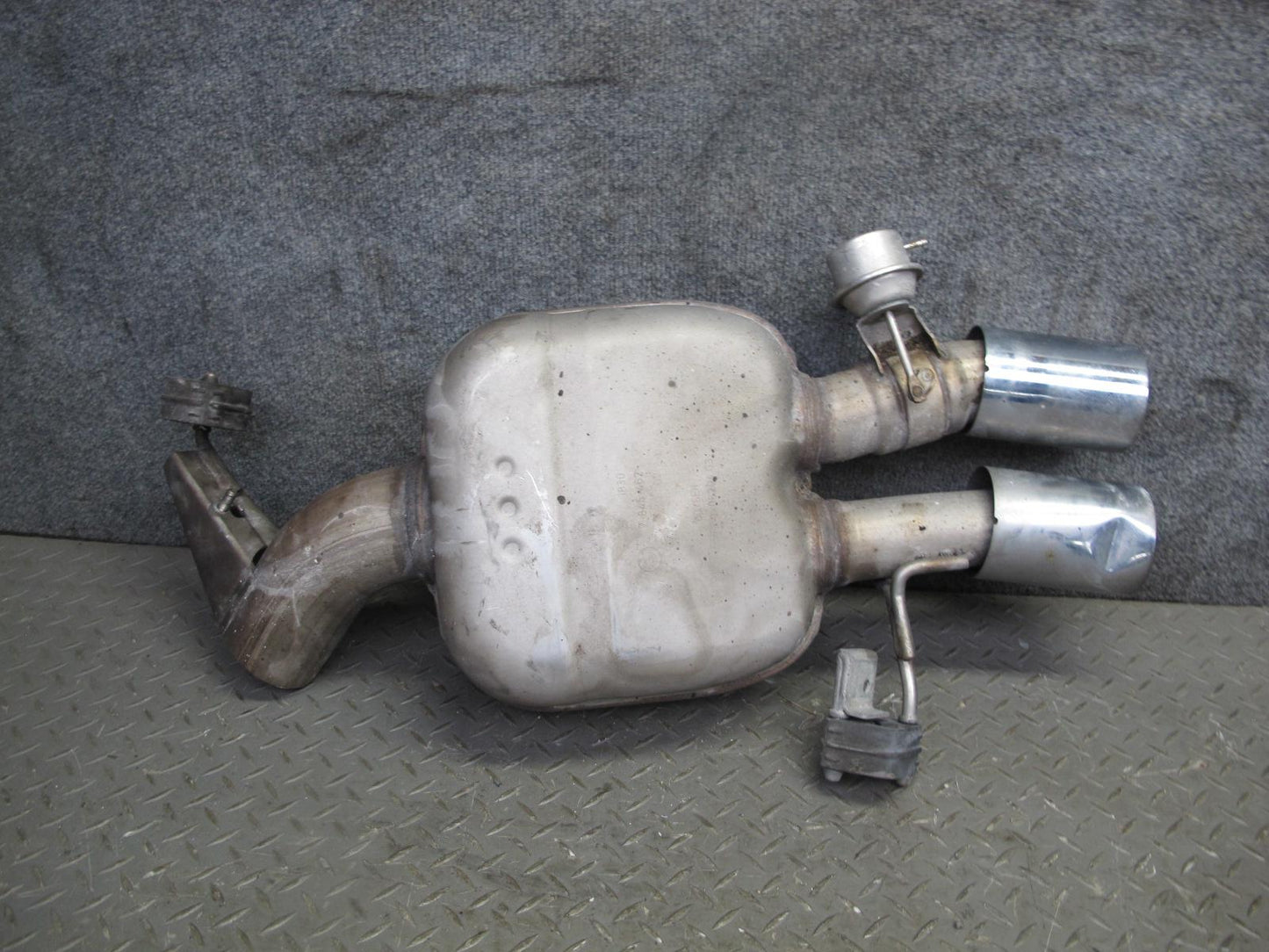 2012-2018 BMW F12 F13 M6 S63T Rear Left & Right Exhaust Muffler W/ Tips Set