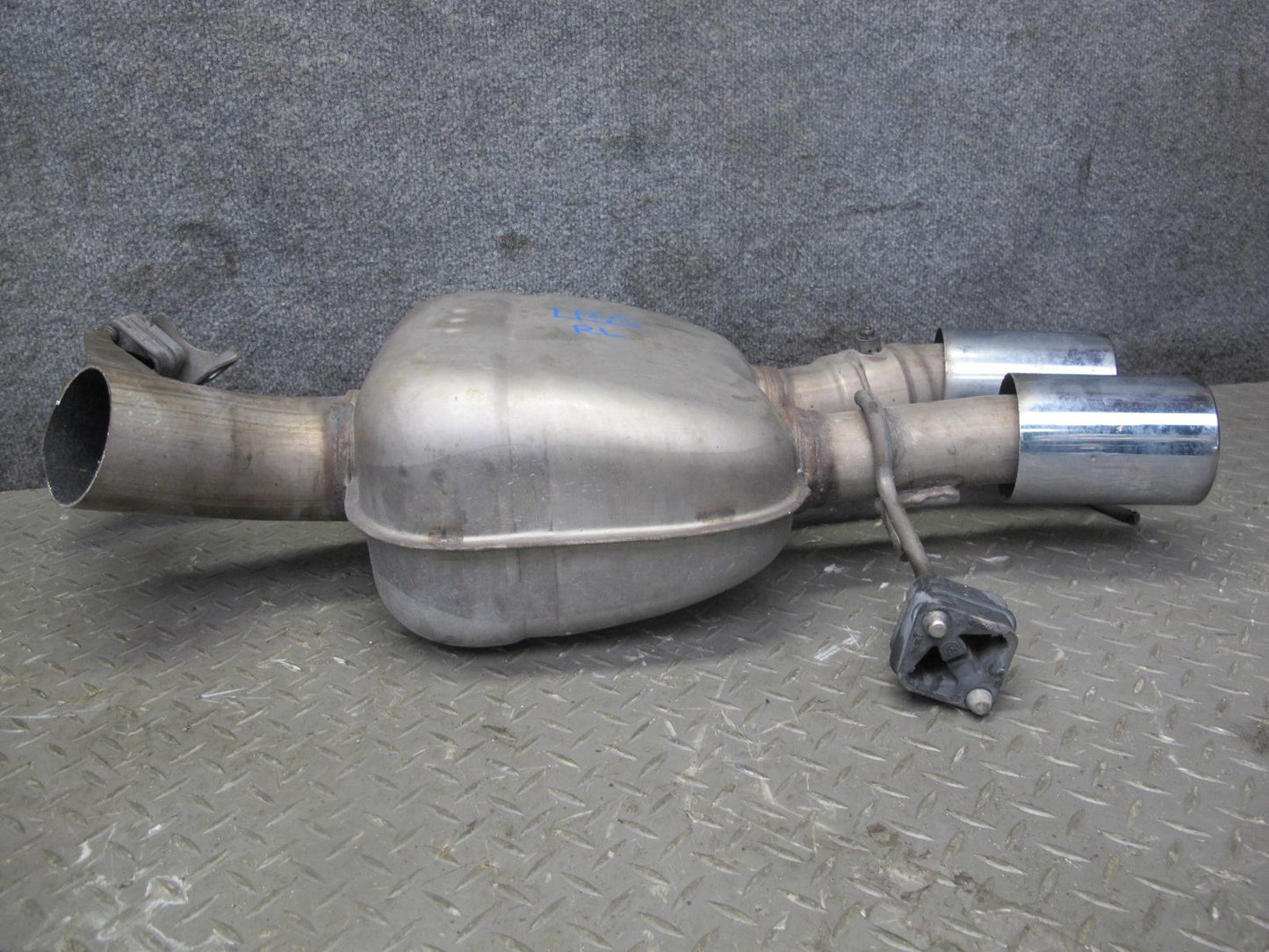 2012-2018 BMW F12 F13 M6 S63T Rear Left & Right Exhaust Muffler W/ Tips Set