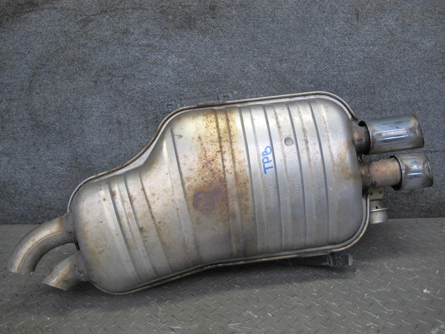 01-06 BMW E46 330ci Convertible Rear Exhaust Muffler 7502553 OEM