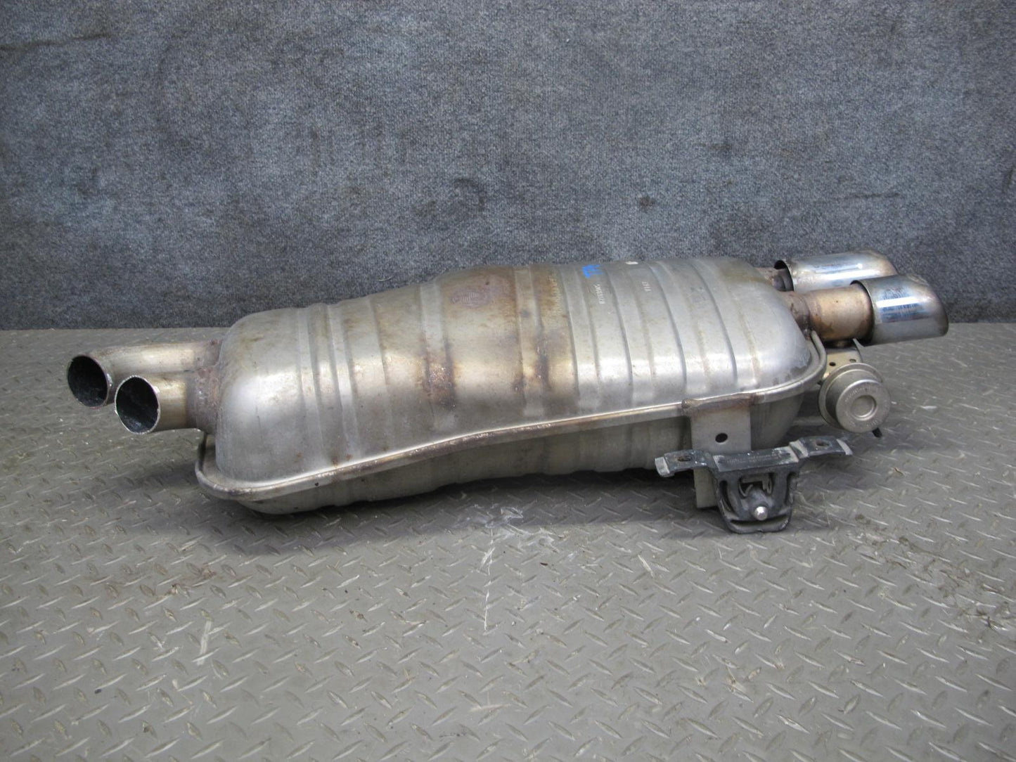 01-06 BMW E46 330ci Convertible Rear Exhaust Muffler 7502553 OEM