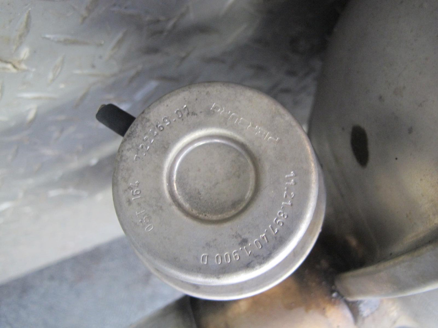 01-06 BMW E46 330ci Convertible Rear Exhaust Muffler 7502553 OEM