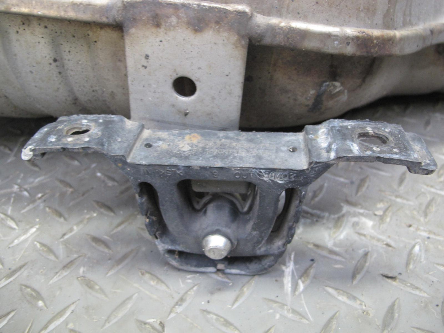 01-06 BMW E46 330ci Convertible Rear Exhaust Muffler 7502553 OEM