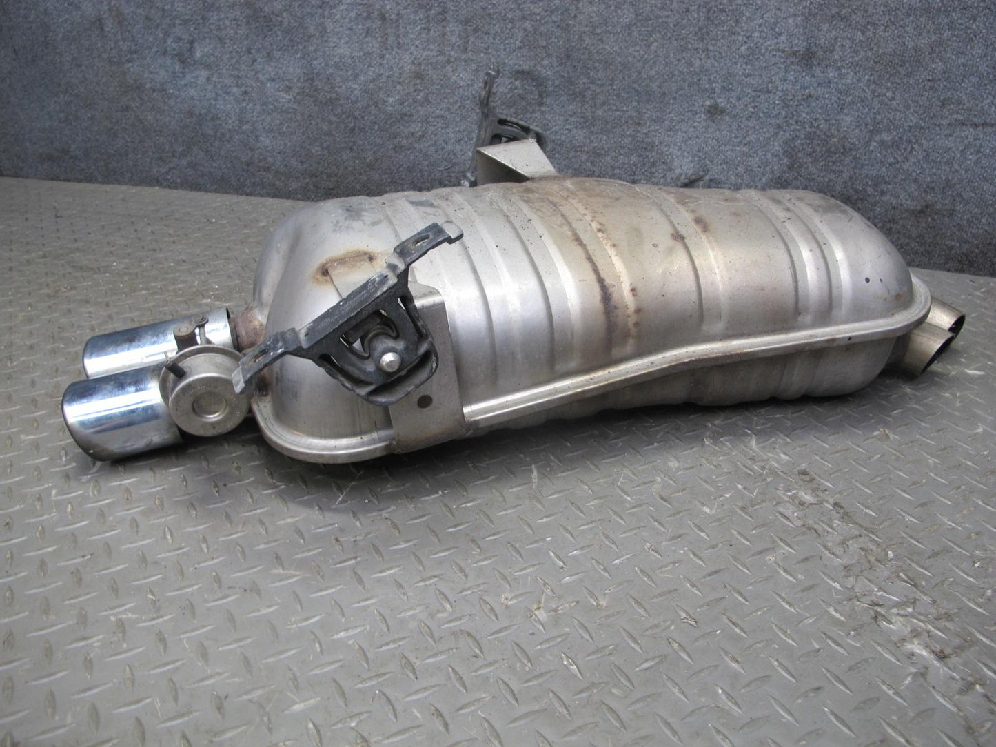 01-06 BMW E46 330ci Convertible Rear Exhaust Muffler 7502553 OEM