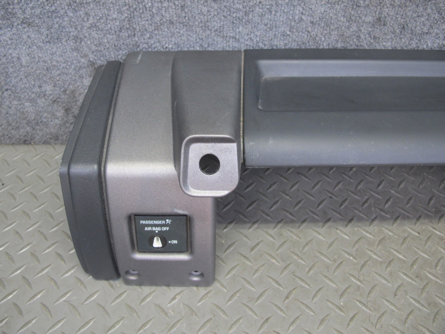 2003-2004 Hummer H2 Right Side Dash Upper Trim Panel W/ Air Vent Assembly