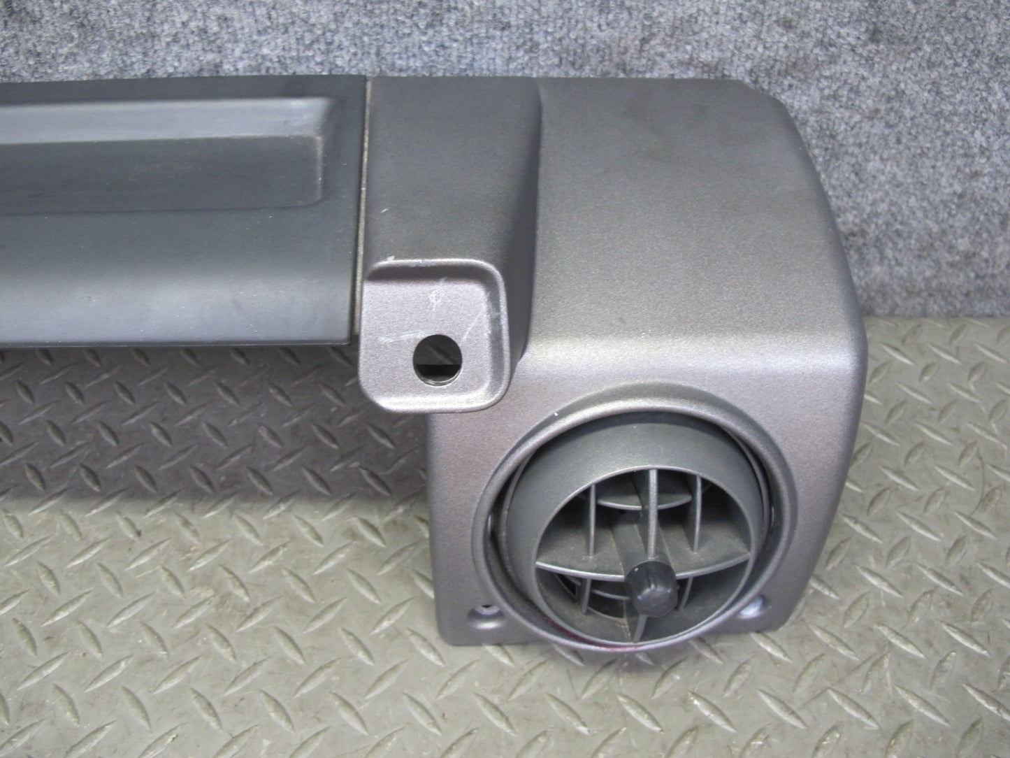 2003-2004 Hummer H2 Right Side Dash Upper Trim Panel W/ Air Vent Assembly