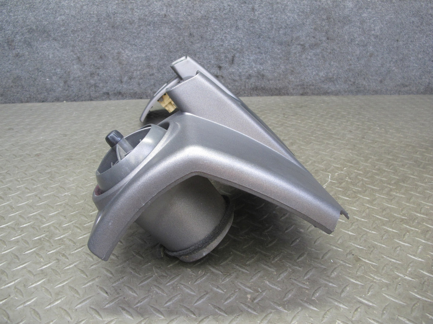 2003-2004 Hummer H2 Right Side Dash Upper Trim Panel W/ Air Vent Assembly