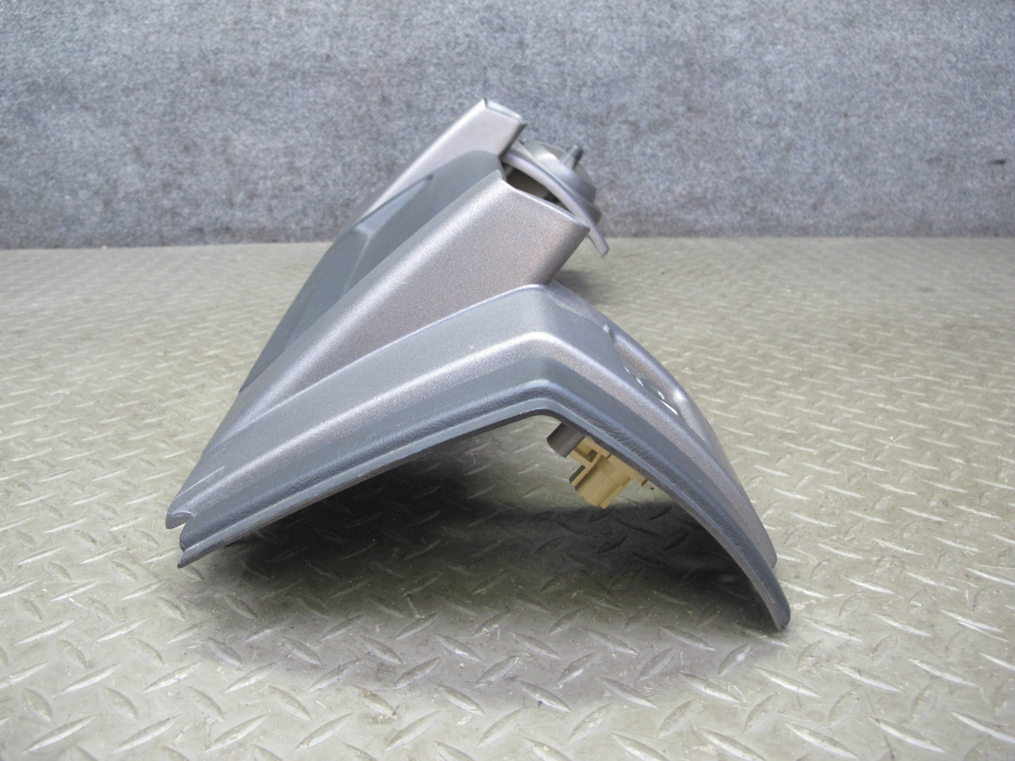 2003-2004 Hummer H2 Right Side Dash Upper Trim Panel W/ Air Vent Assembly