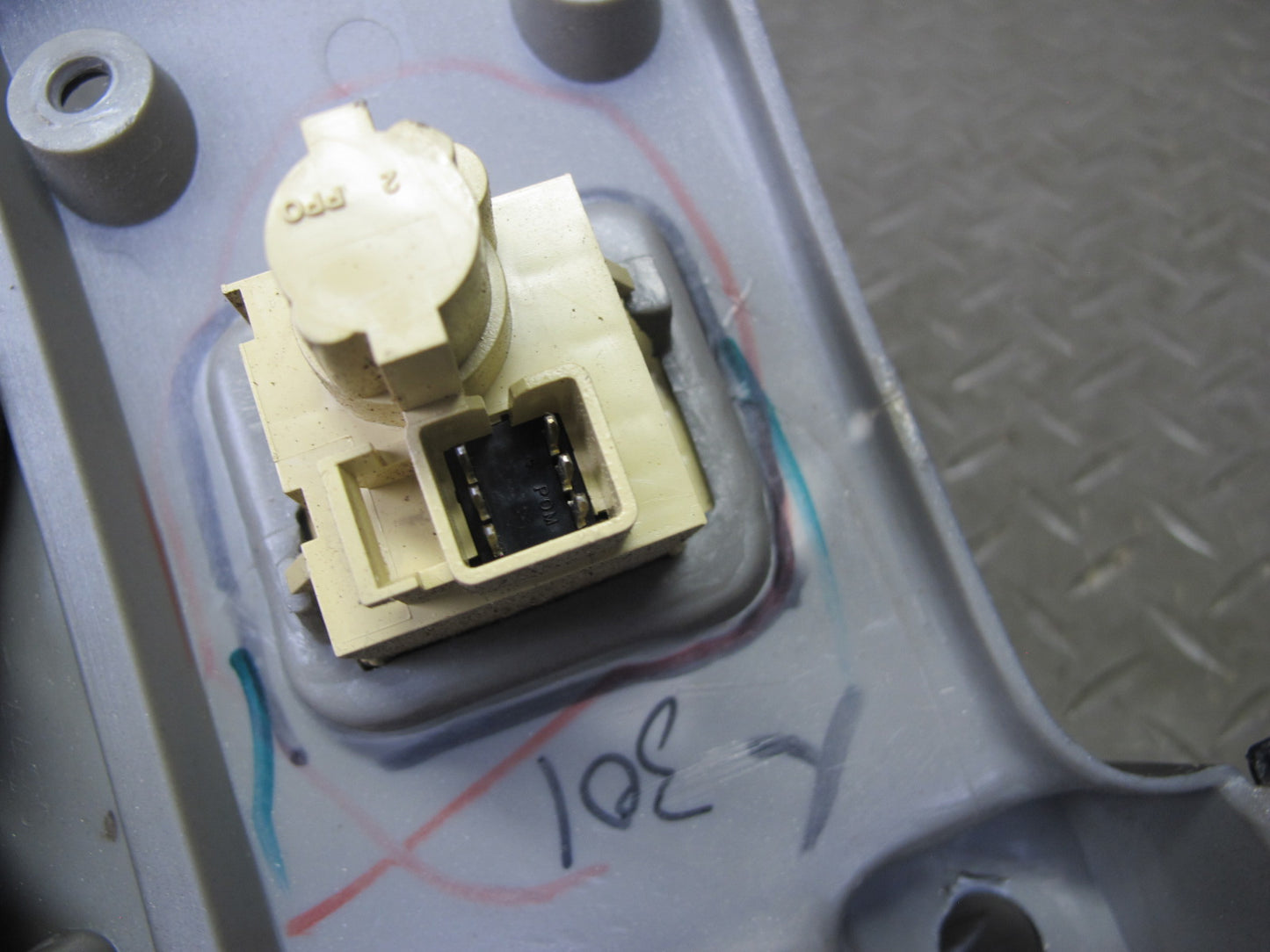 2003-2004 Hummer H2 Right Side Dash Upper Trim Panel W/ Air Vent Assembly