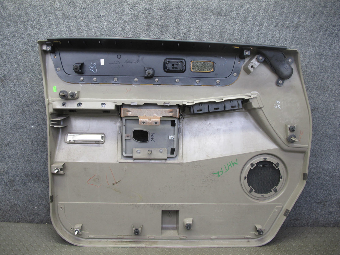 2003-2004 Hummer H2 Front Right Pass Side Door Interior Trim Cover Panel